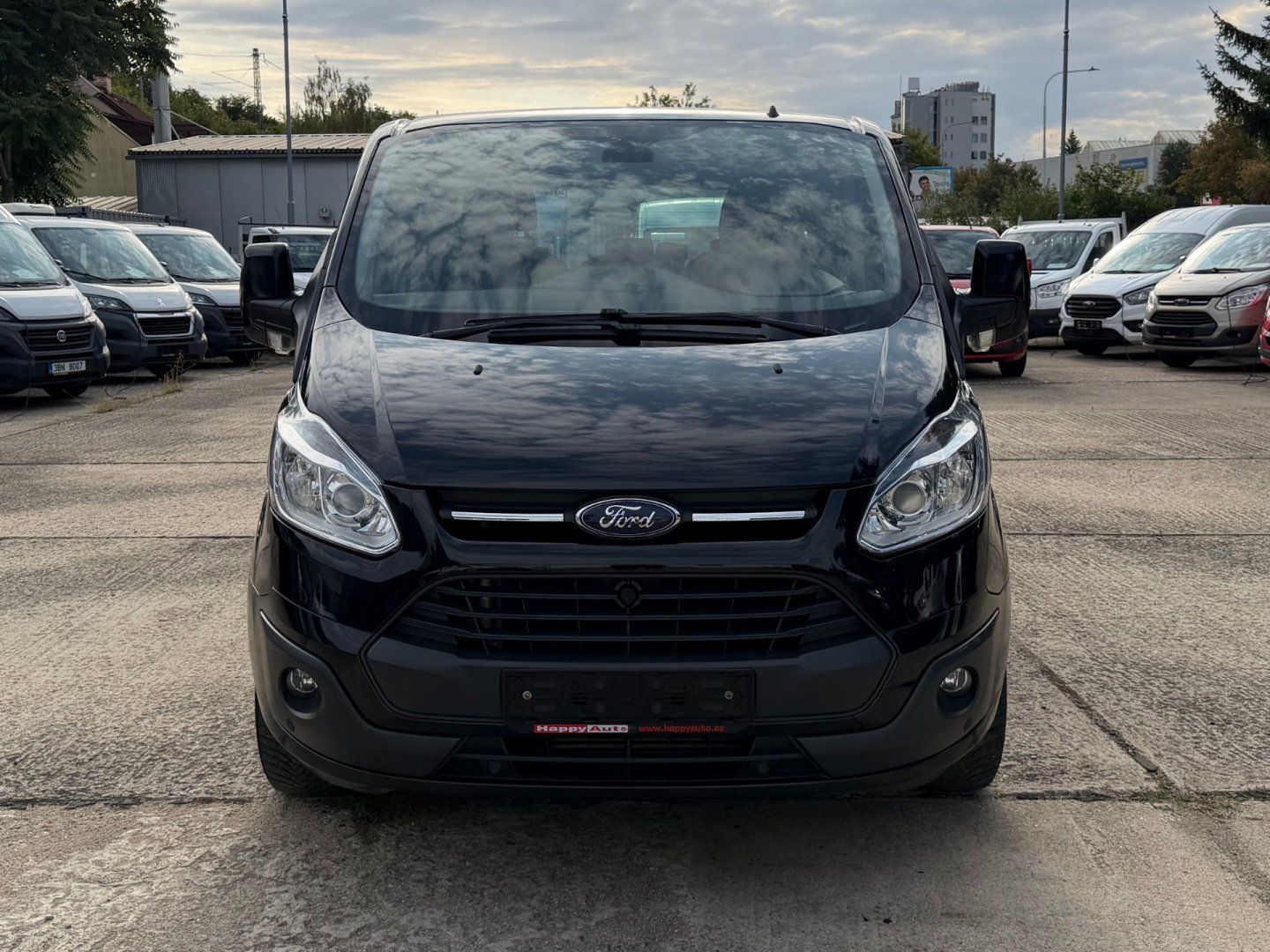 Ford Tourneo Custom, 2.2 114kW 8-MÍST TITANIUM L1 - fotka 2