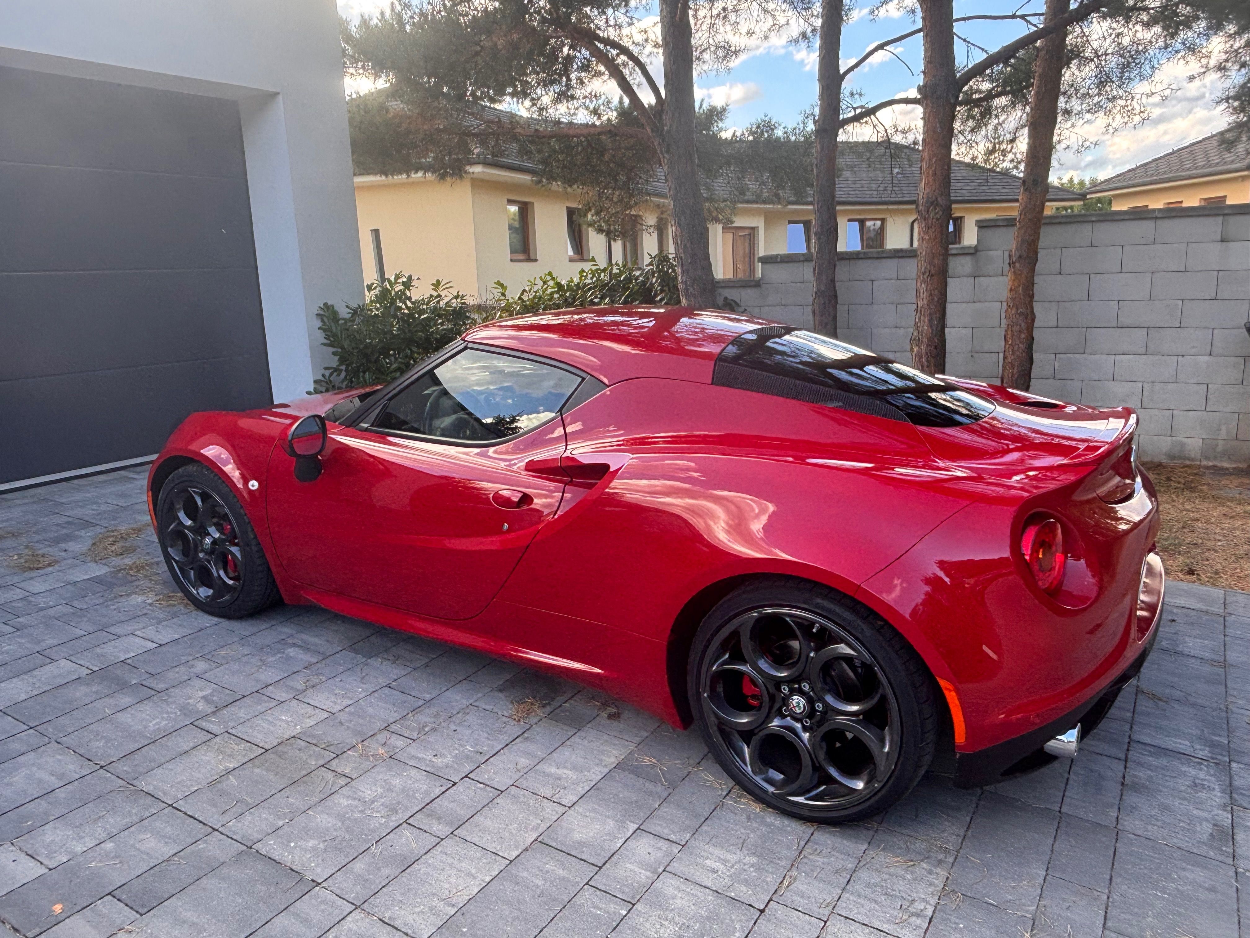 Alfa Romeo 4C - fotka 2