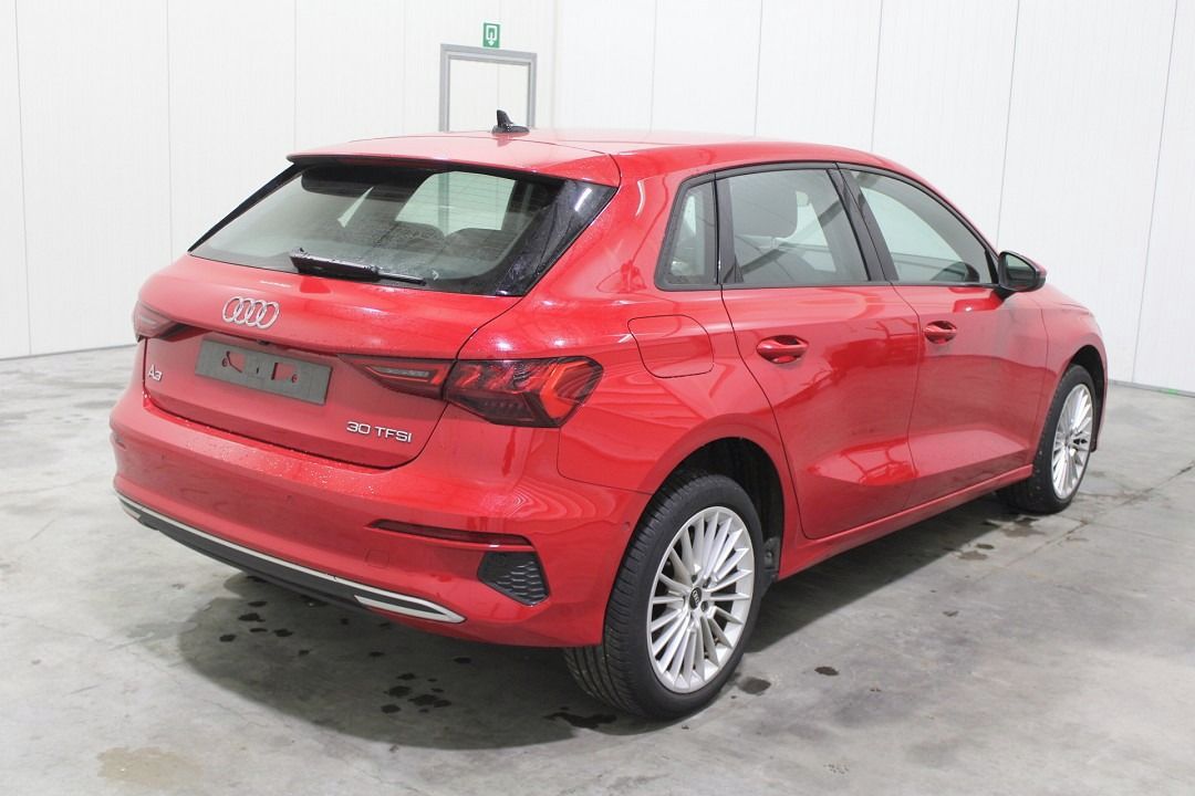 Audi A3, 30 81 kw tsi 11/2023 38tkm - fotka 3
