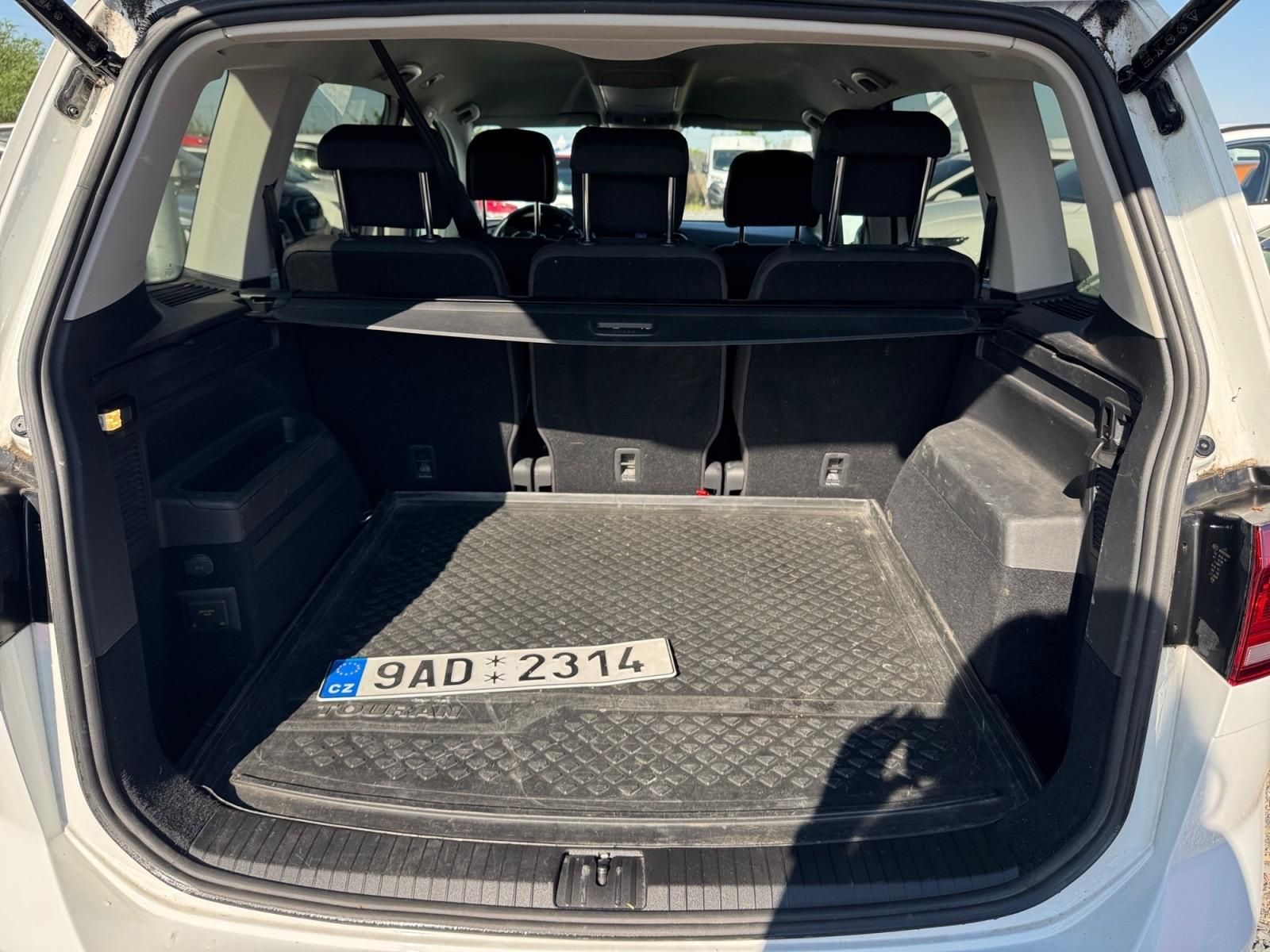 Volkswagen Touran, HIGHLINE 2.0TDI 90kW CZ DPH - fotka 6
