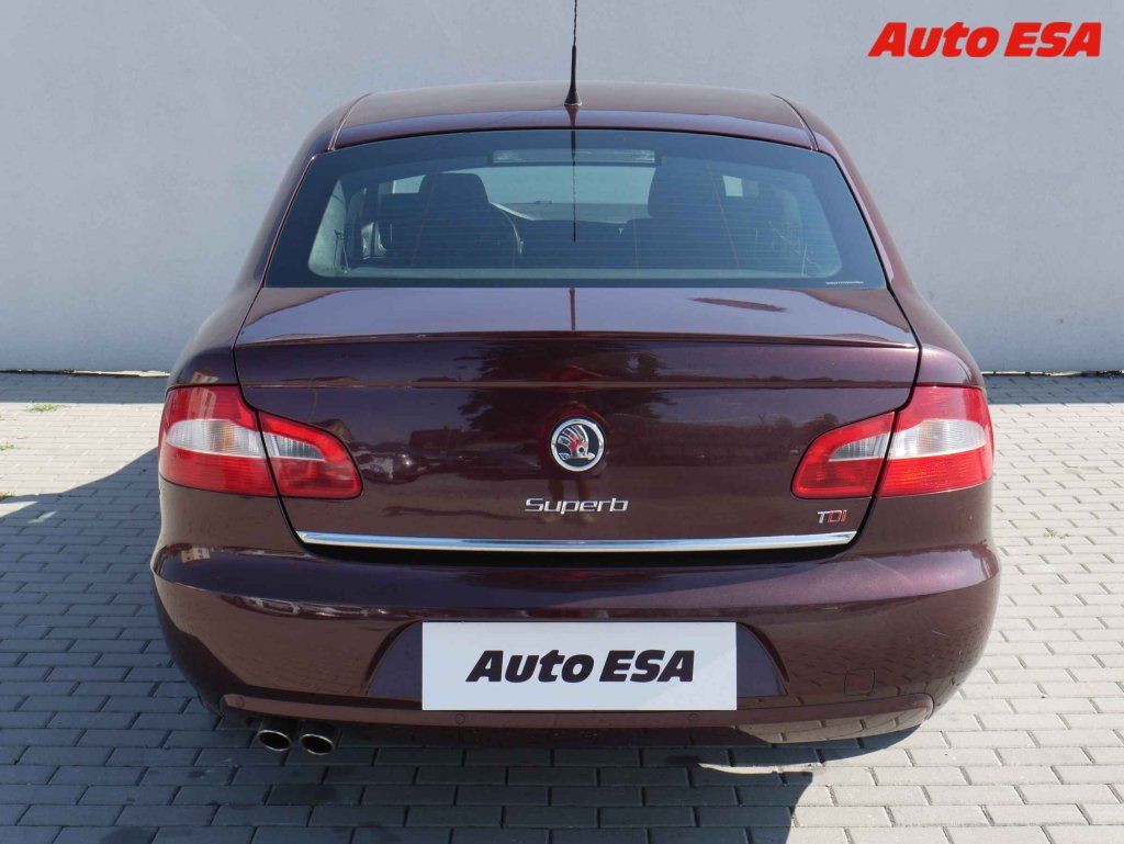 Škoda Superb, 2.0 TDI,2.maj,ČR - fotka 5