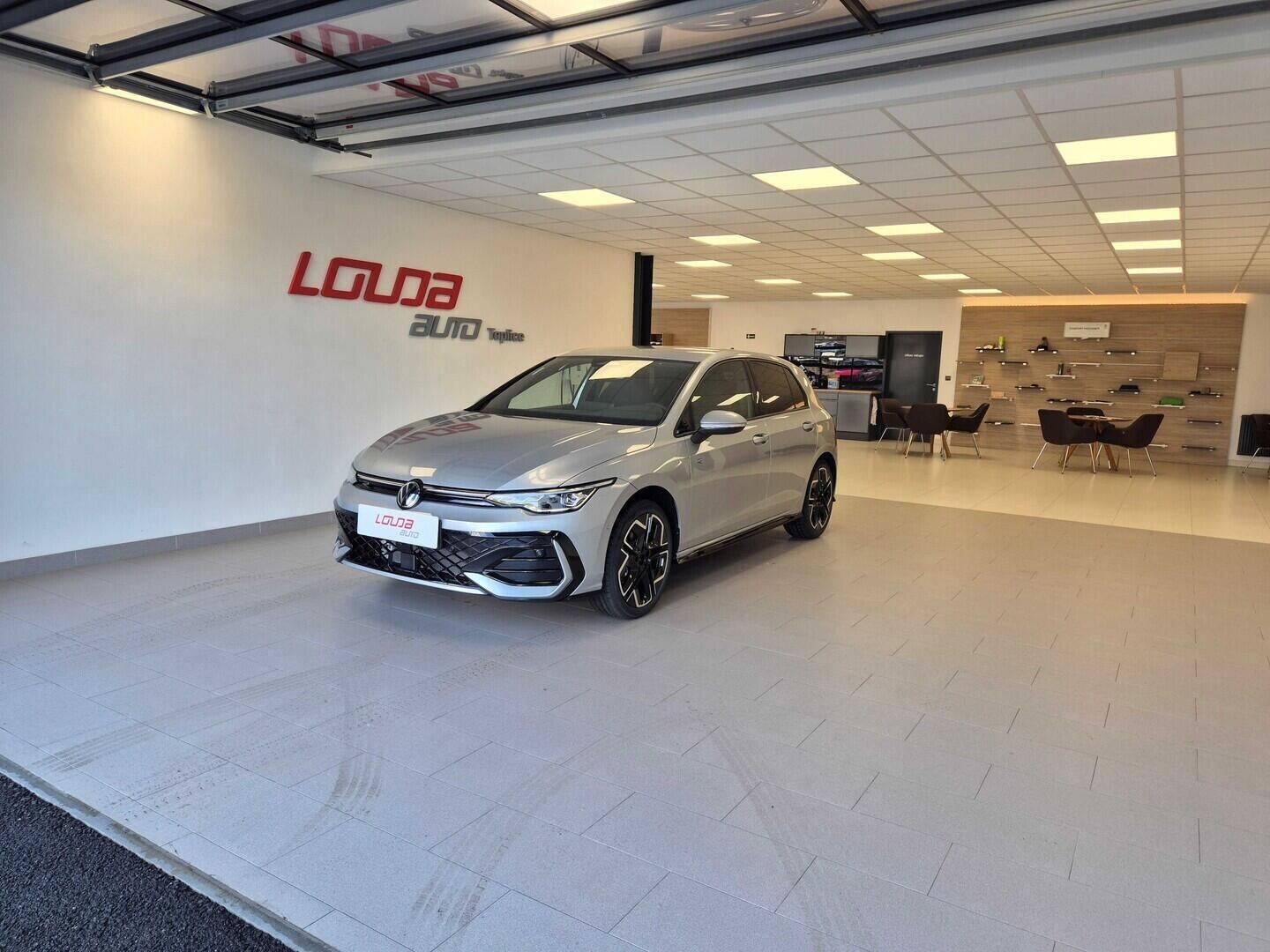 Volkswagen Golf, R-Line People 1,5 eTSI 7DSG mH