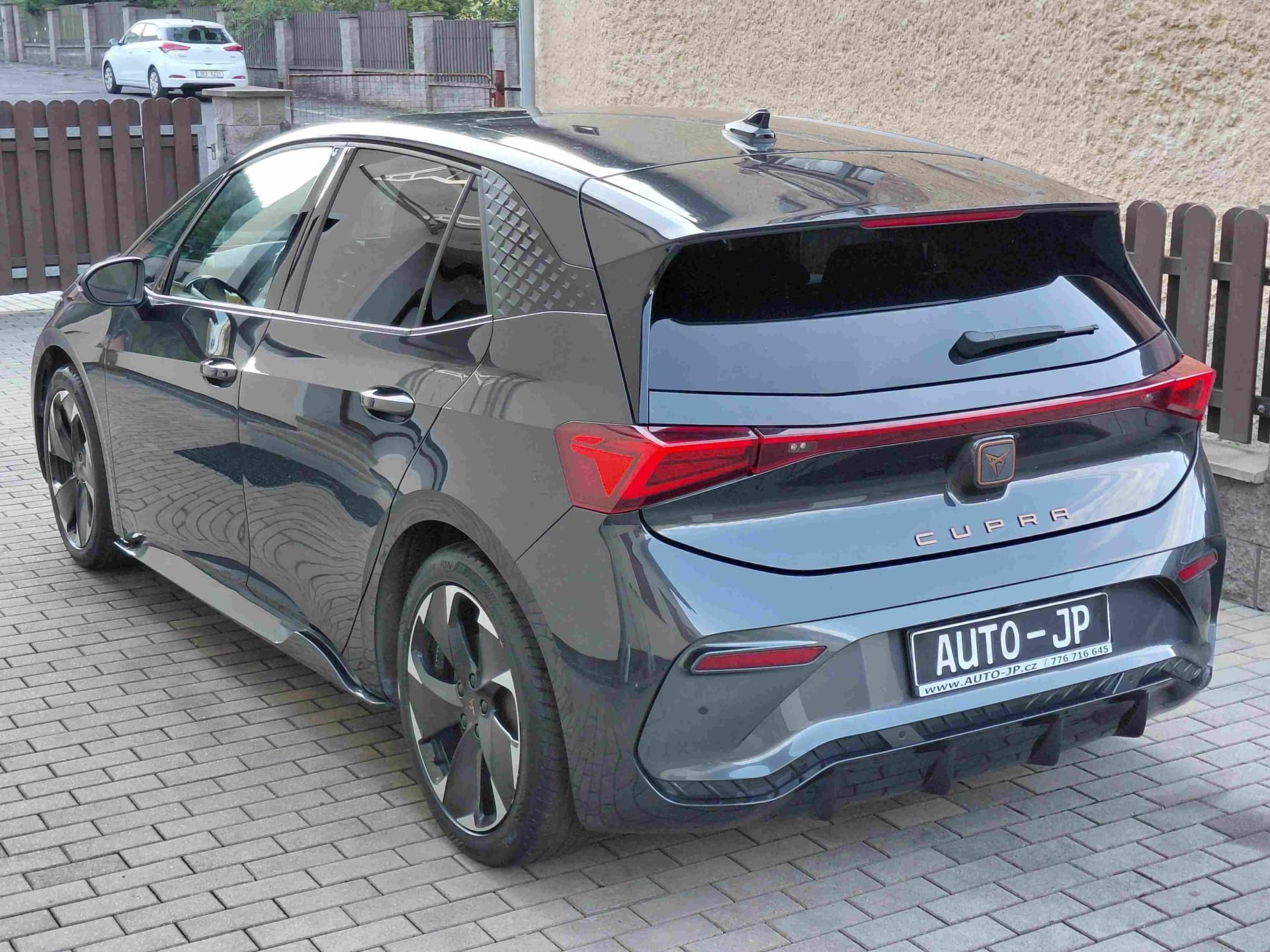 Cupra Born, XL-BAT SOH-93,6%  PŘIPRAVUJEME - fotka 5