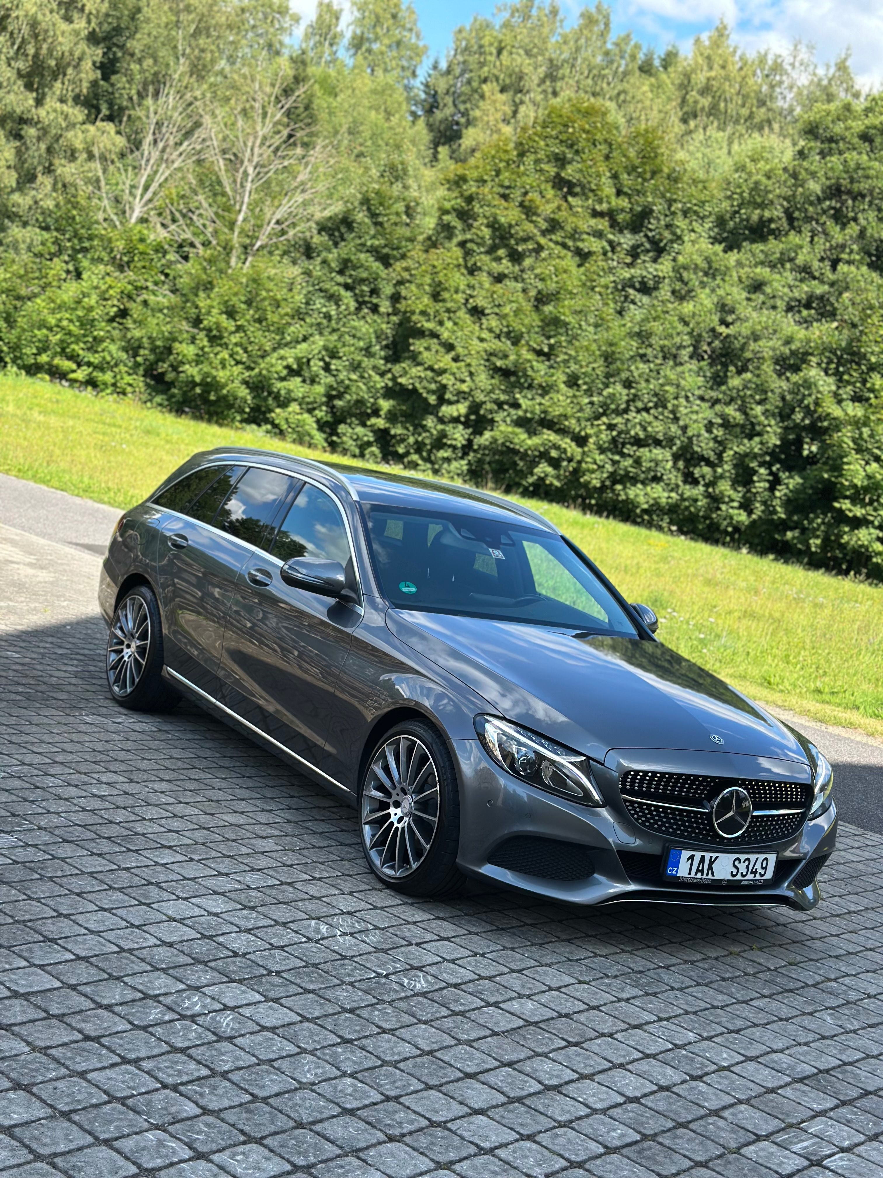 Mercedes-Benz Třídy C, Mercedes-Benz C220d S205 - fotka 2