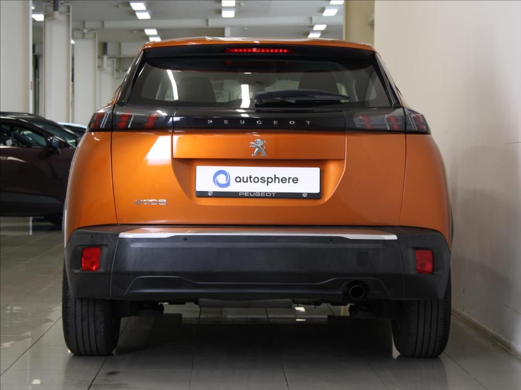 Peugeot 2008, 1,2 PT 74kW 2.maj.ČR 52tkm. - fotka 4
