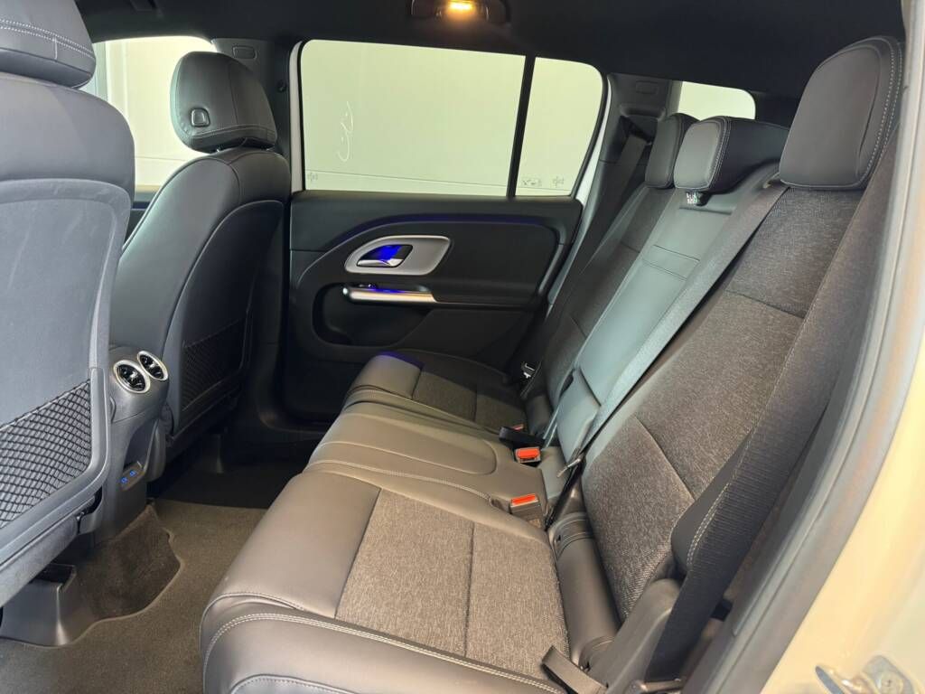 Mercedes-Benz GLB, 250+ s technologií EQ - fotka 3