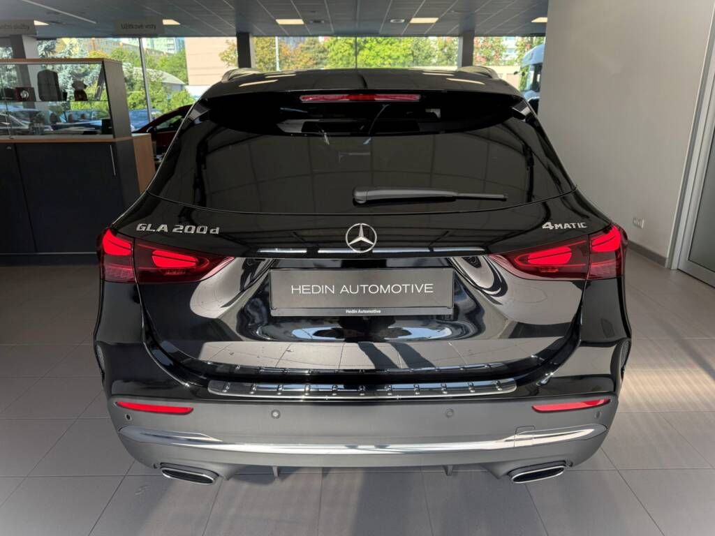 Mercedes-Benz GLA, 200 d 4M - fotka 4