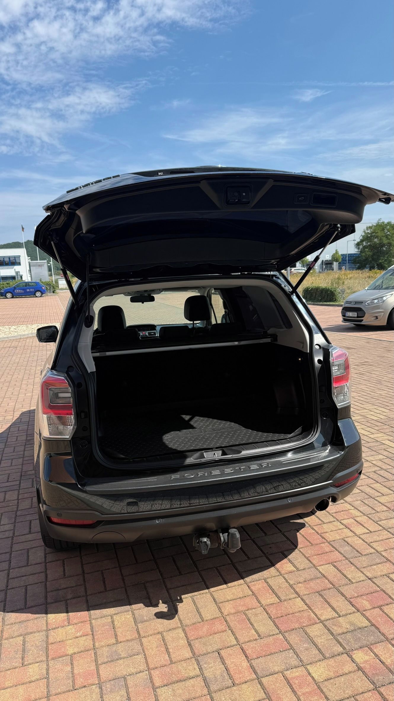 Subaru Forester, 4x4 2.0D - Sport Linea.+ tažné - fotka 2