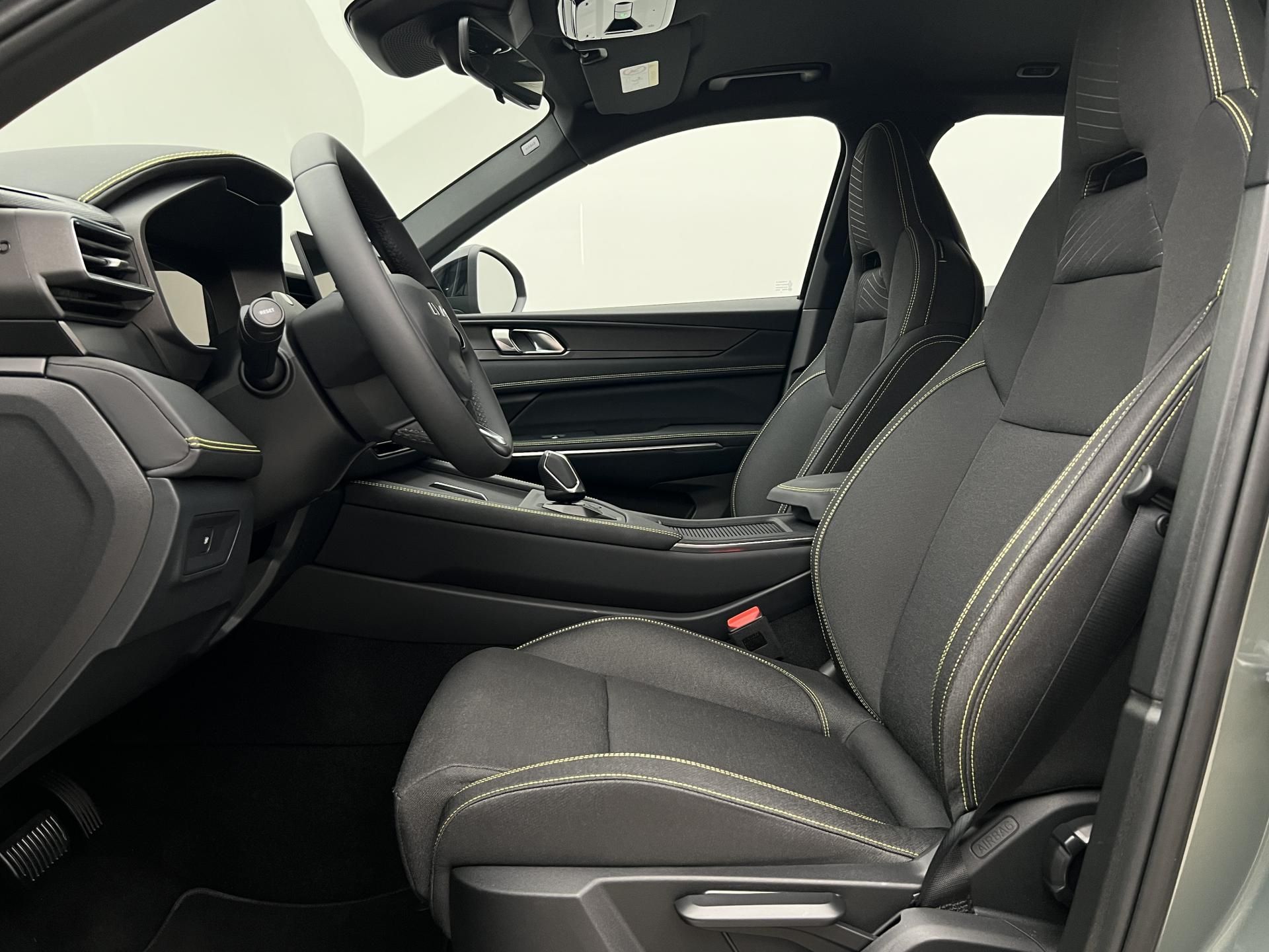 Lynk & Co 01, CORE PHEV AUT CZ 1.maj - fotka 3