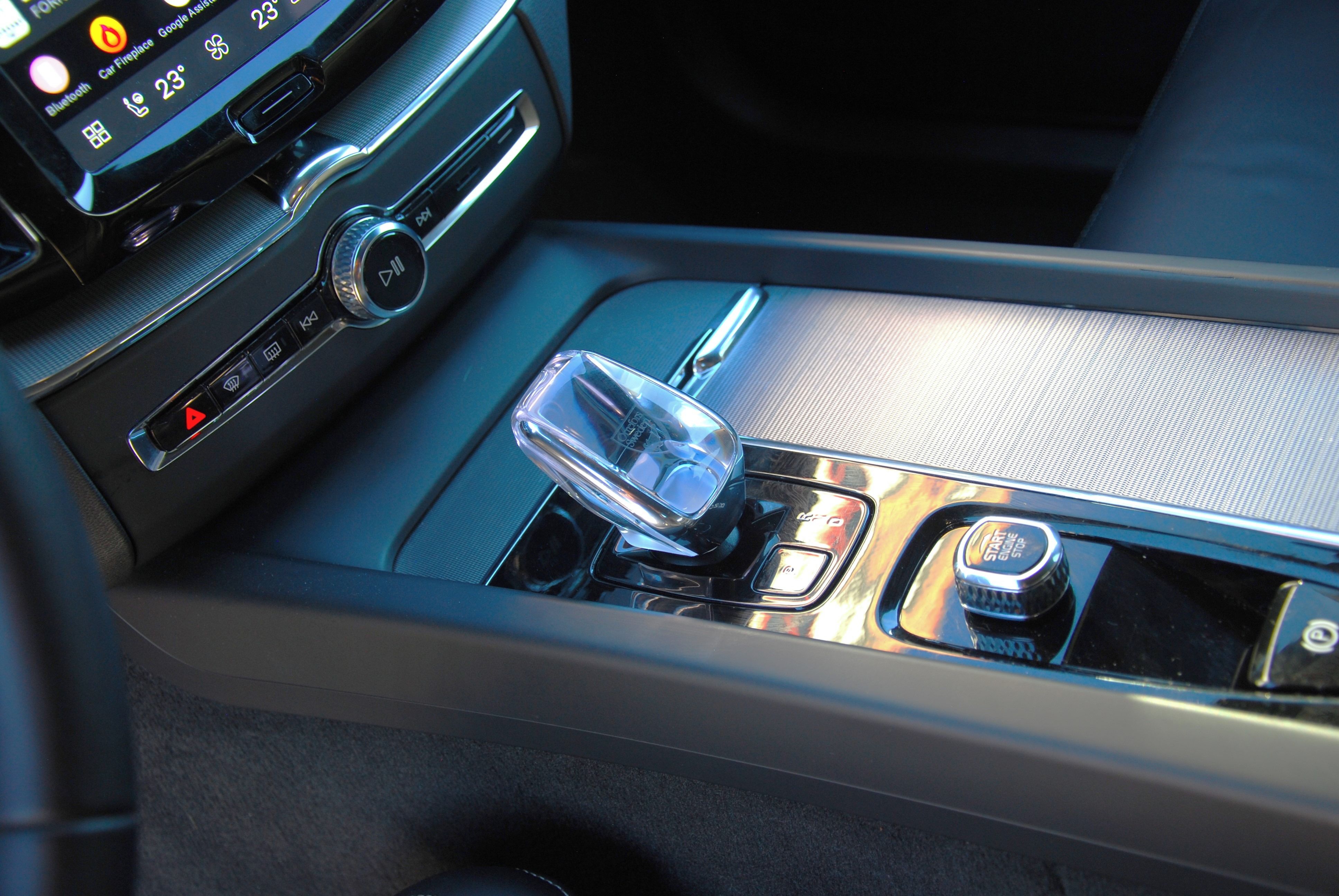 Volvo XC60, Volvo XC60 B4 4x4 - 1.majitel - fotka 5