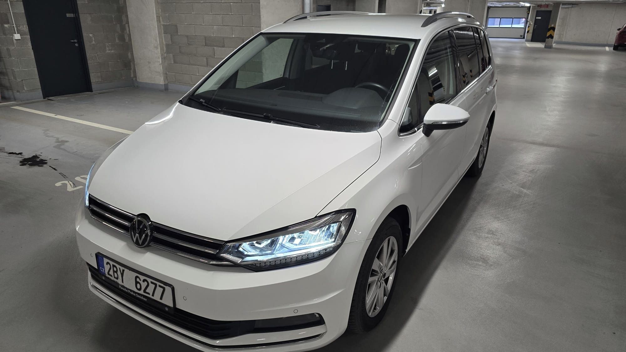 Volkswagen Touran, 7DSG masáž, kamera, zámek řaze