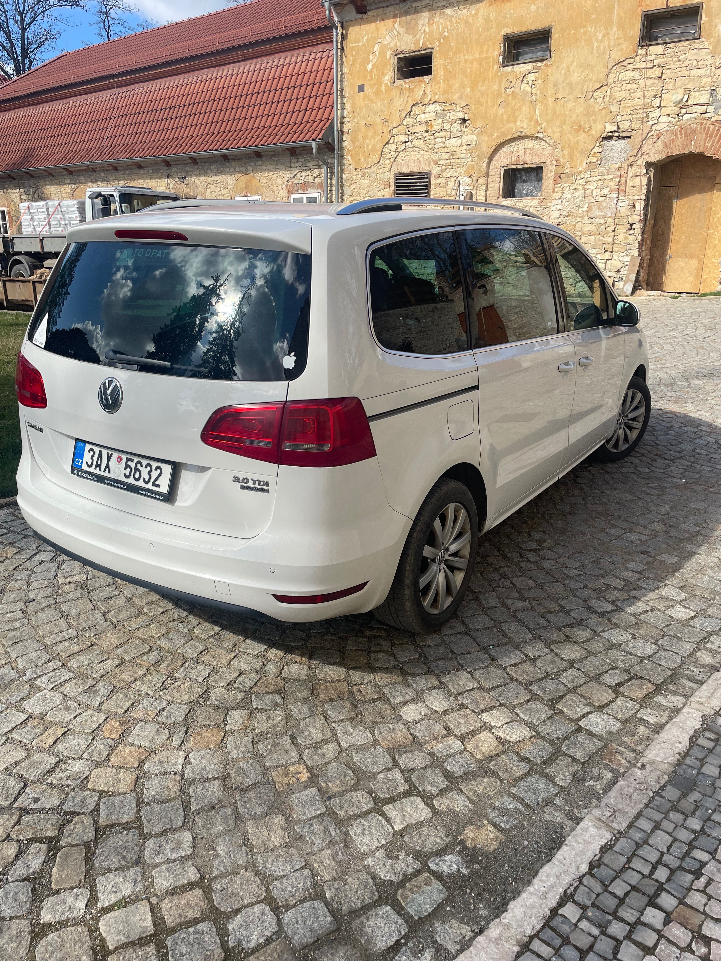 Volkswagen Sharan, 2.0 TDi, Highline, 4x4, tažné - fotka 3
