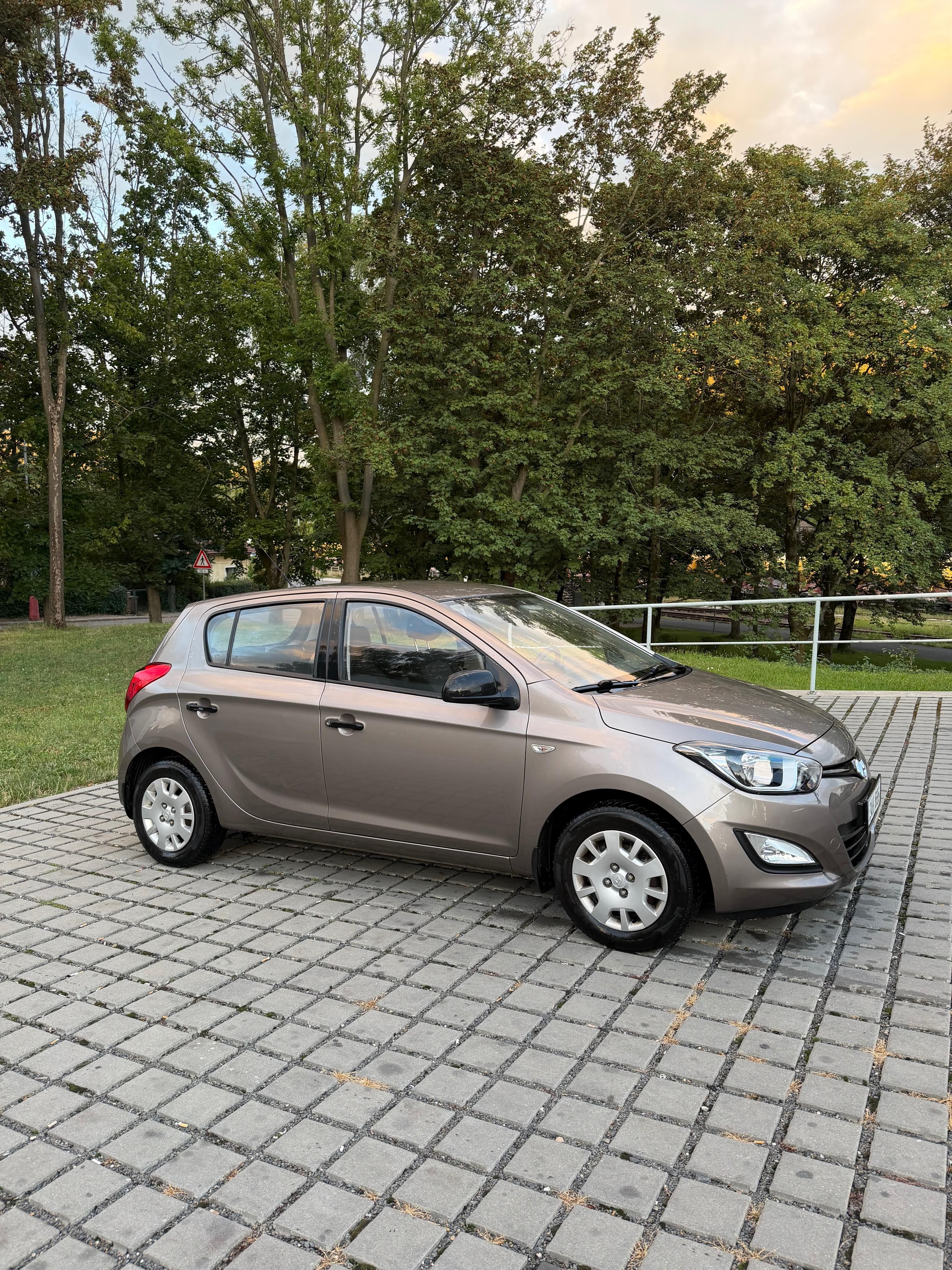 Hyundai i20, Hyundai i20, 1.3., 62kw, klima - fotka 3