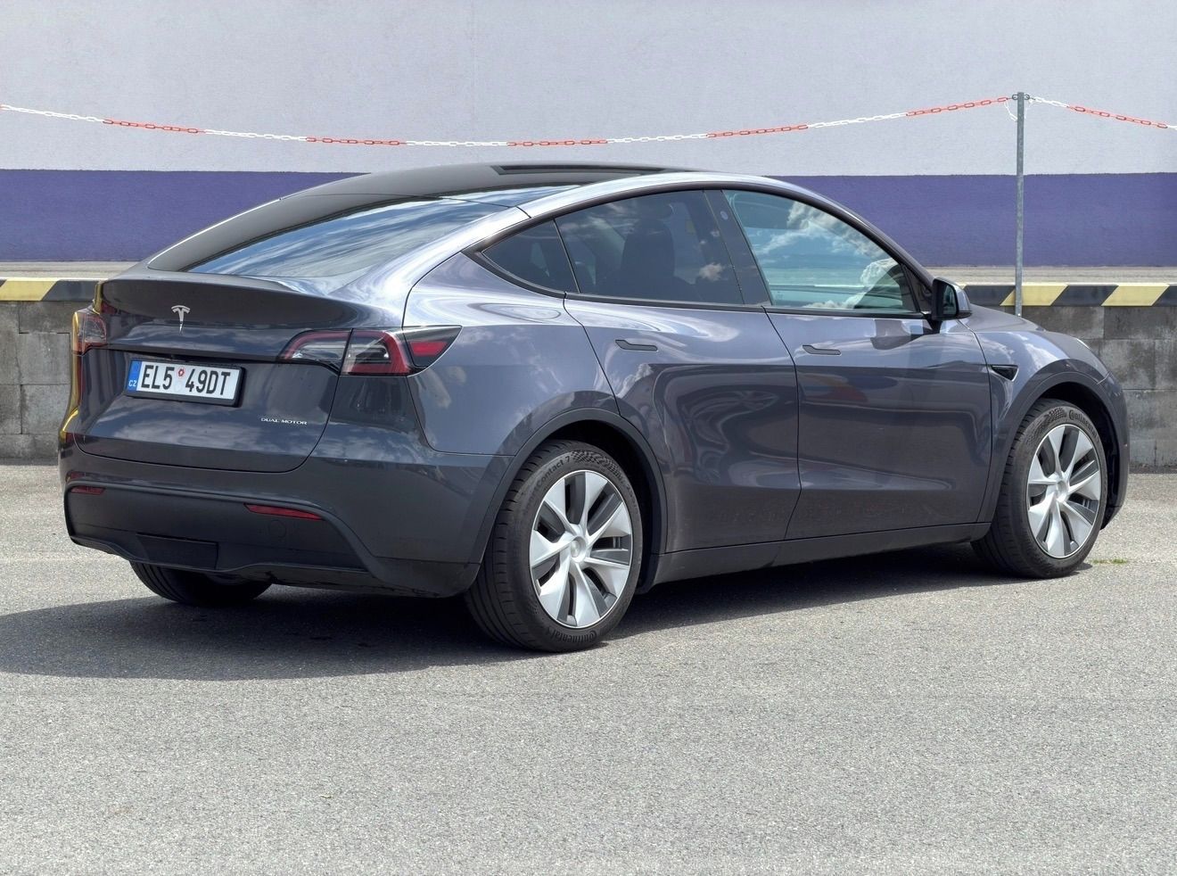 Tesla Model Y - fotka 4