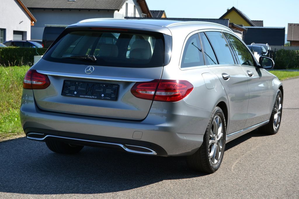 Mercedes-Benz Třídy C, BlueTEC Avantgarde 71 000 km - fotka 4