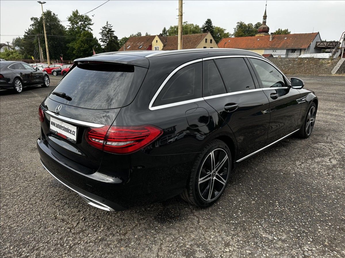 Mercedes-Benz Třídy C, 2,0 220d-4MATIC-BURMESTER-DPH - fotka 5