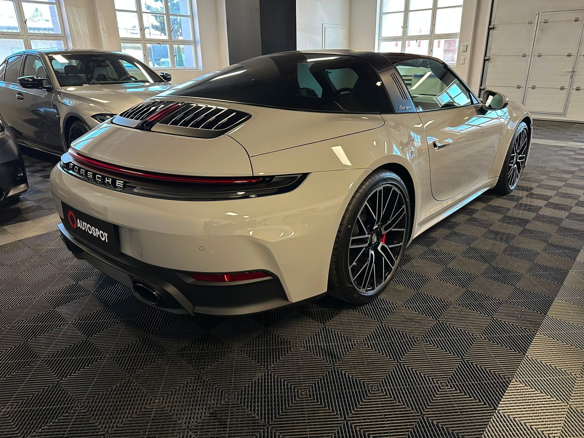 Porsche 911, Targa 4S 992.2 - fotka 3