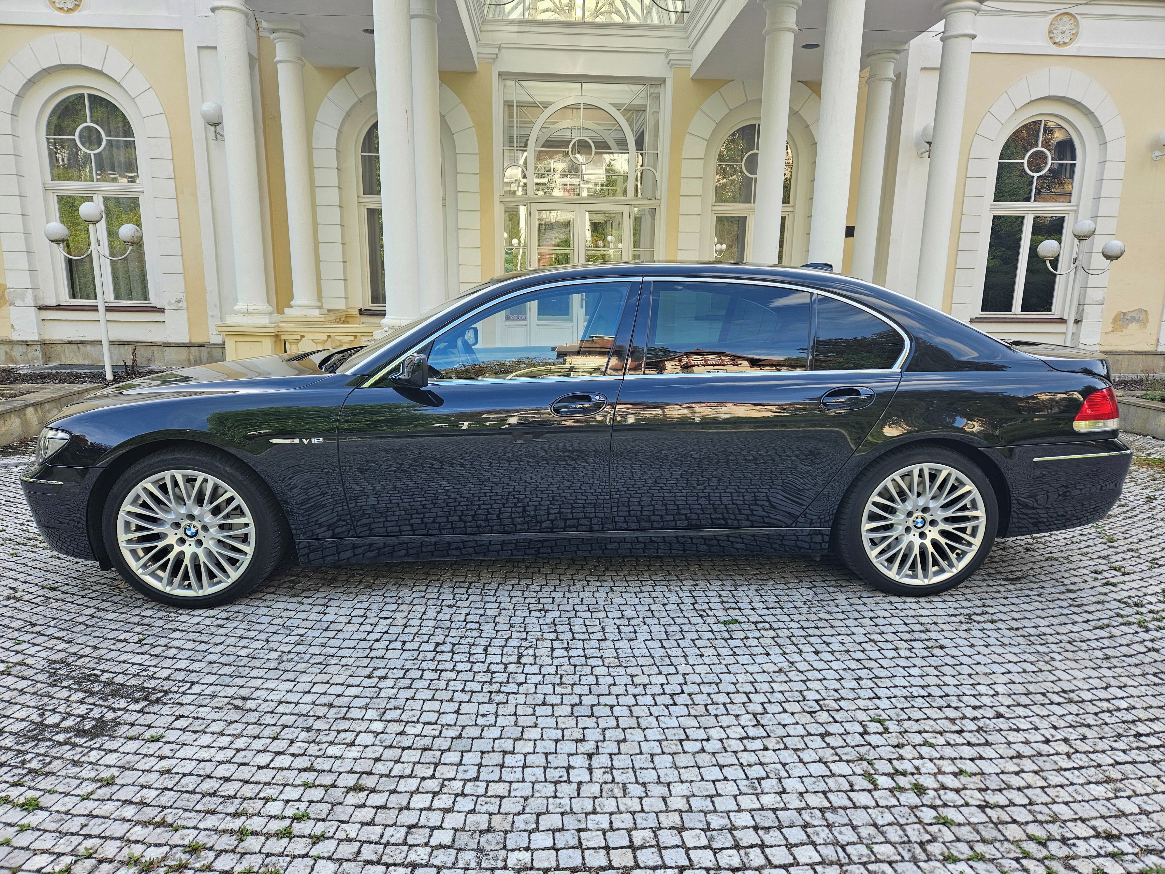 BMW Řada 7, 760 Li 1.majitel, 33.700 km!!! - fotka 2
