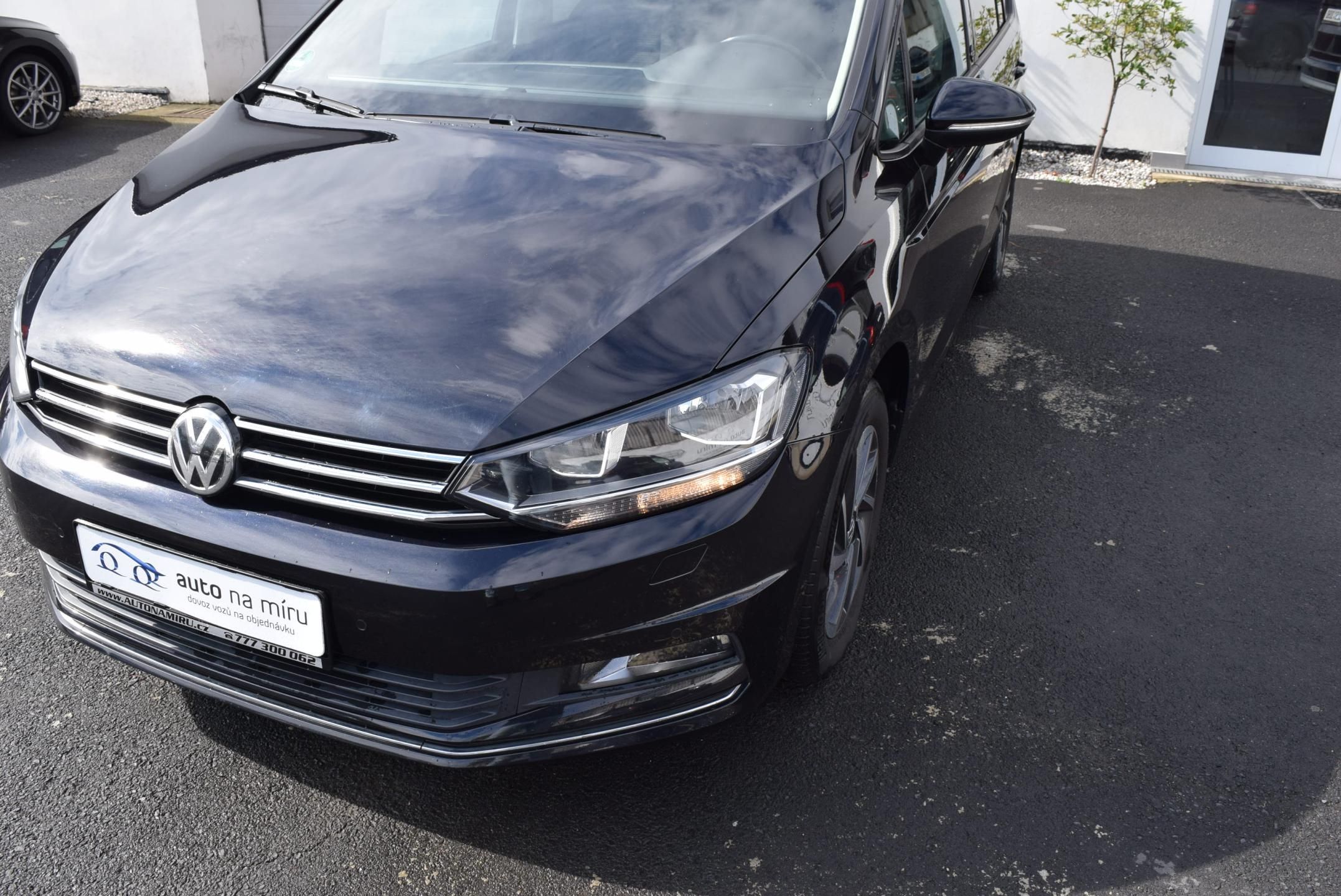 Volkswagen Touran, 2.0TDI 110kw 7MÍST TAŽNÉ NAVI - fotka 2