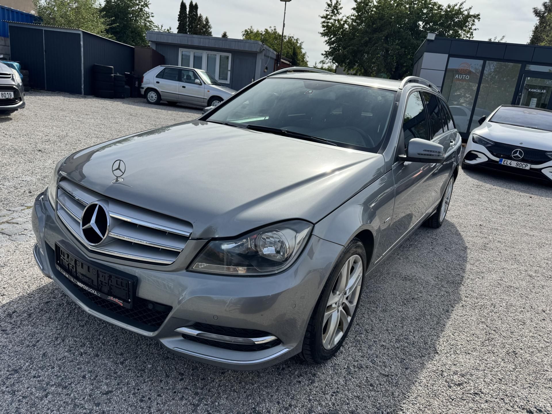 Mercedes-Benz Třídy C, 1.8i C180 115Kw Automat - fotka 2