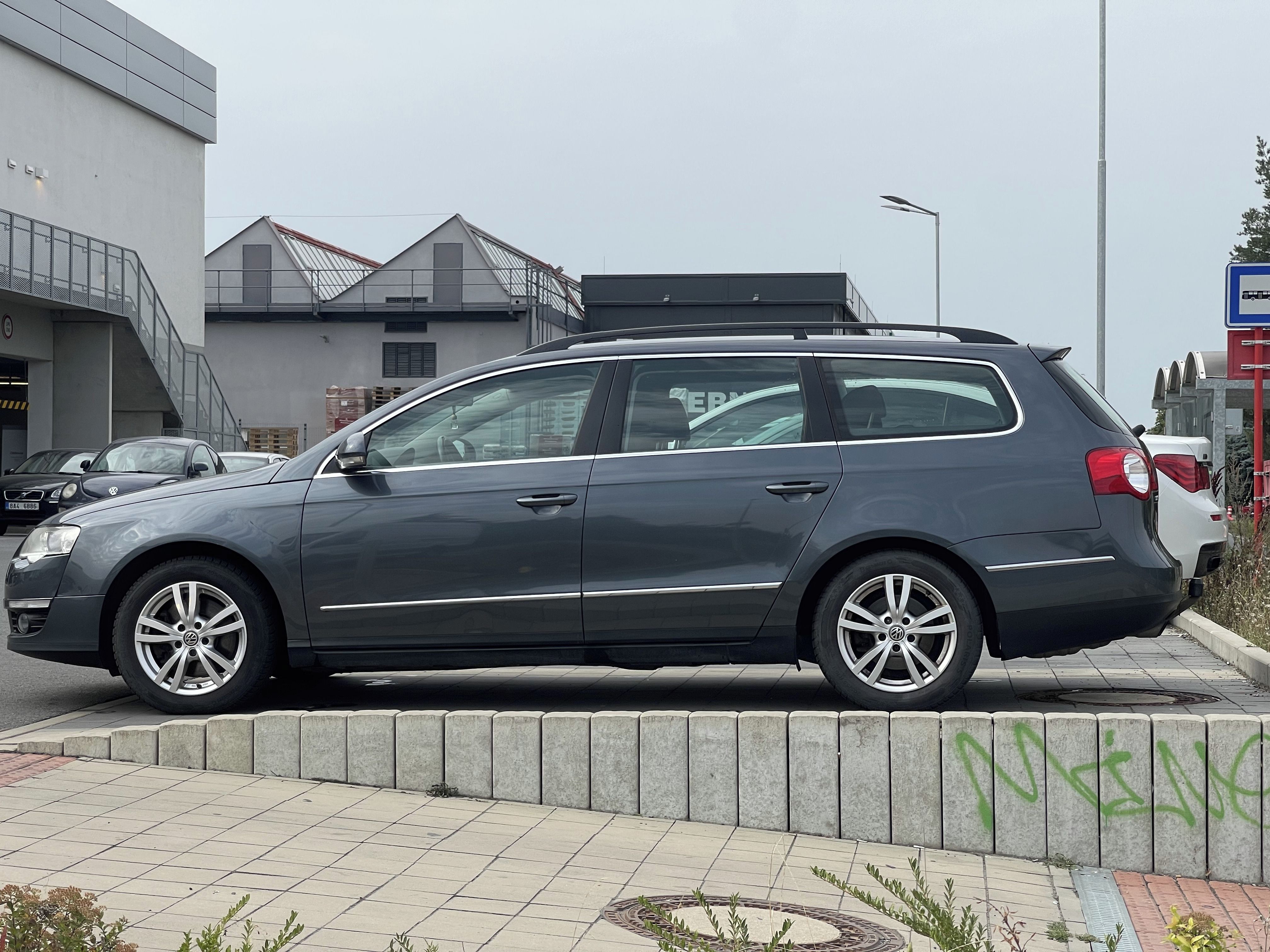 Volkswagen Passat Variant, Combi 2.0 TDI, tažné - fotka 4