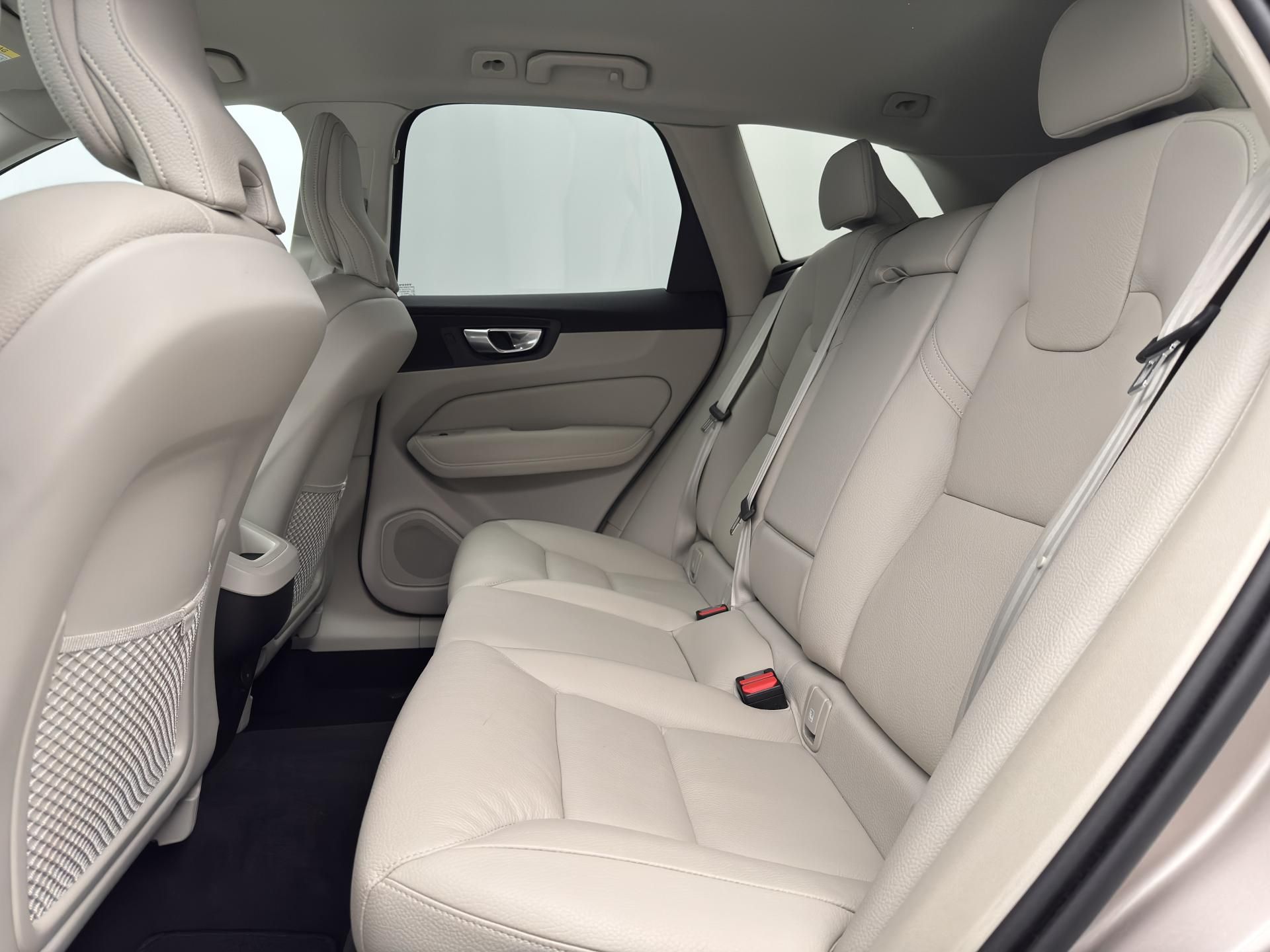 Volvo XC60, B5 AWD DARK PLUS CZ 1.maj - fotka 6