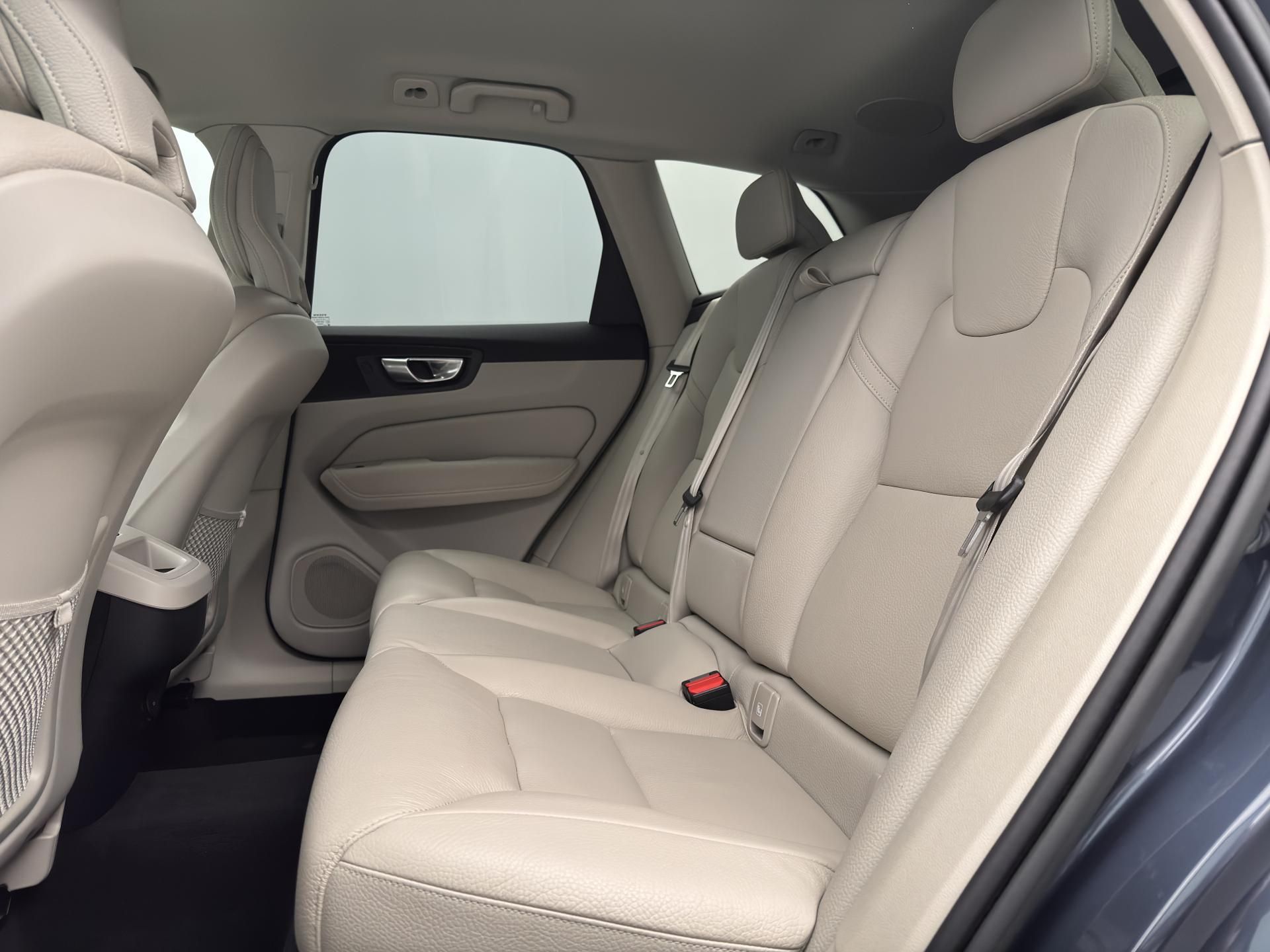 Volvo XC60, B4 AWD BRIGHT PLUS CZ 1.maj - fotka 6