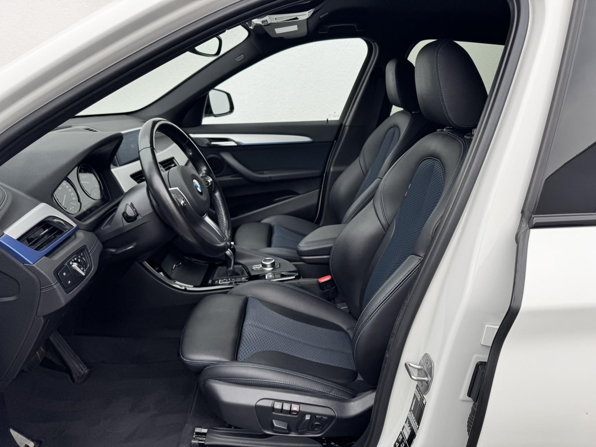 BMW X1, X1 xDrive18d Mpaket - fotka 6