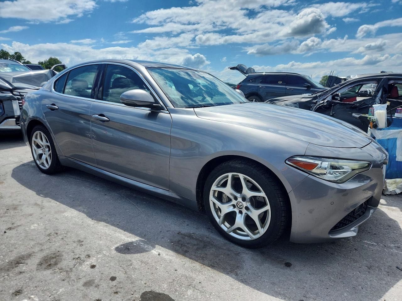 Alfa Romeo Giulia, Auto na cestě - fotka 2