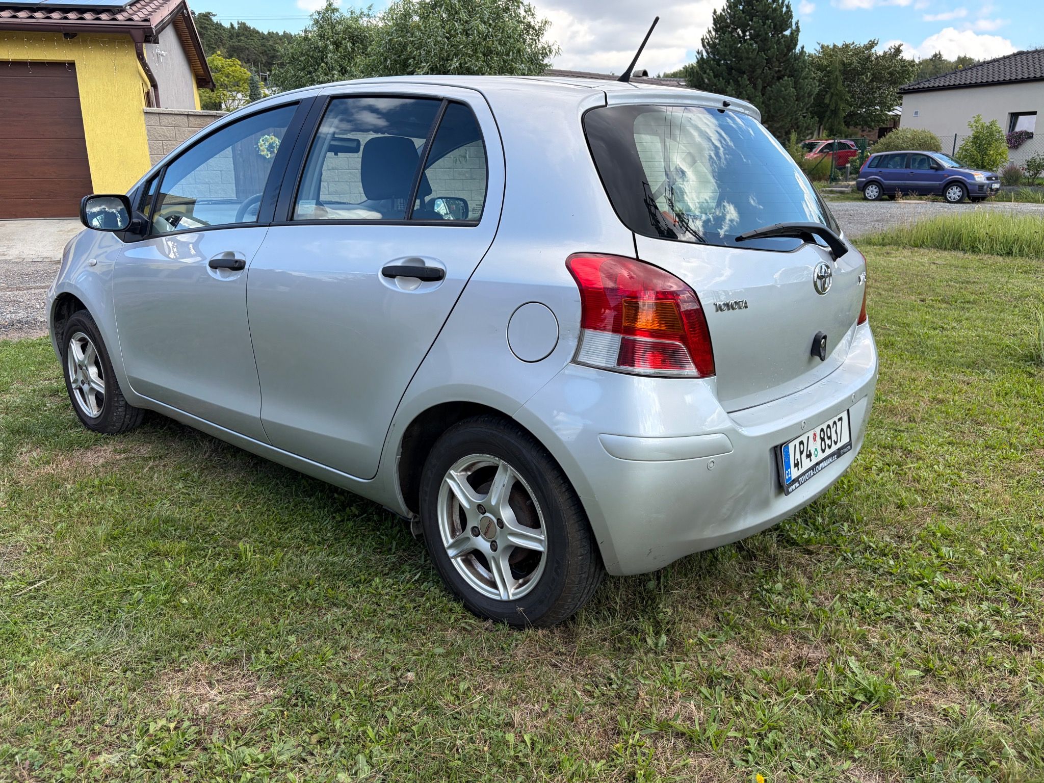Toyota Yaris, 1.0 VVT-i, Parkovací senzory, - fotka 4