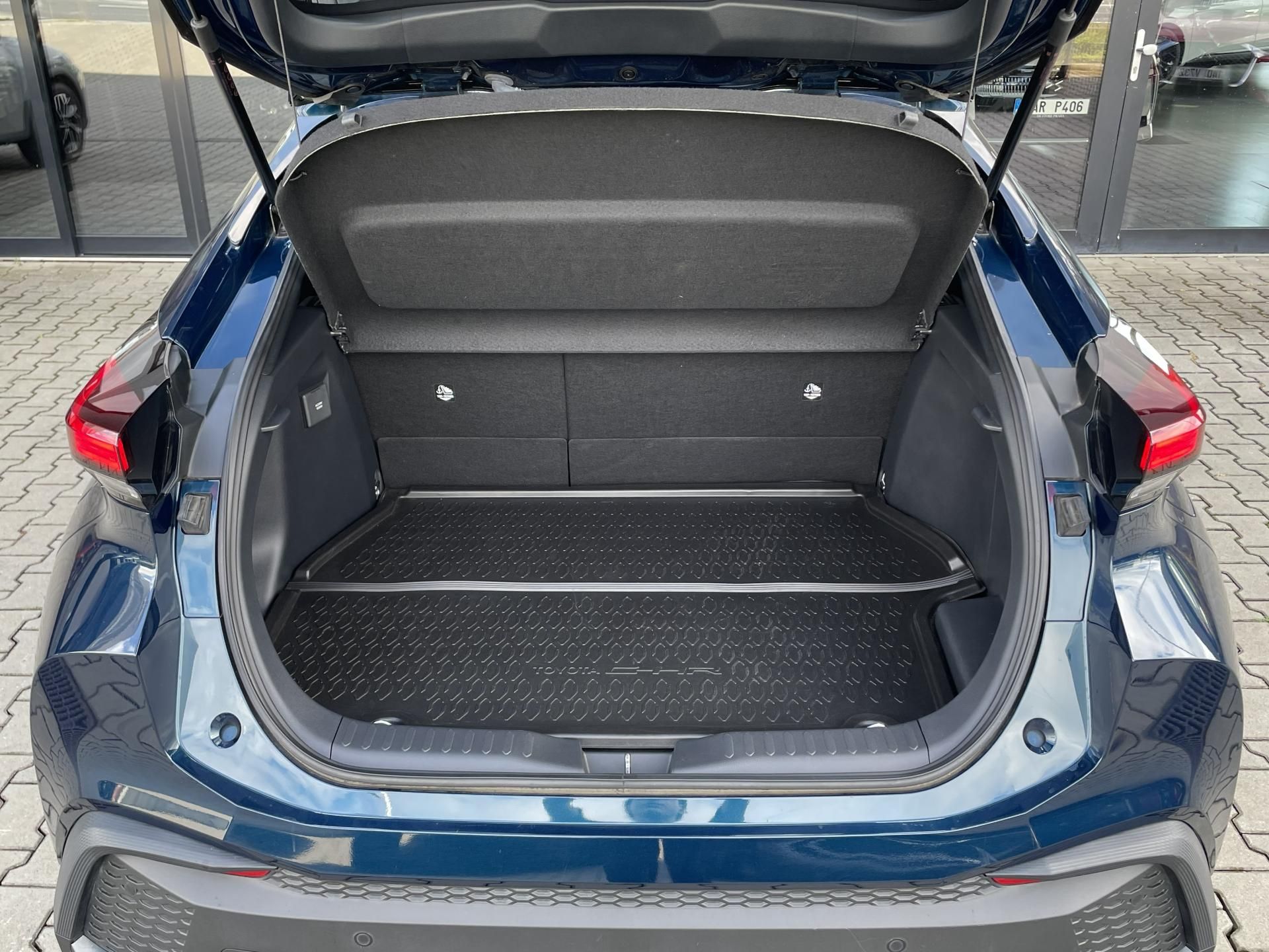 Toyota C-HR, STYLE 2.0 PHEV 164 kW - fotka 6