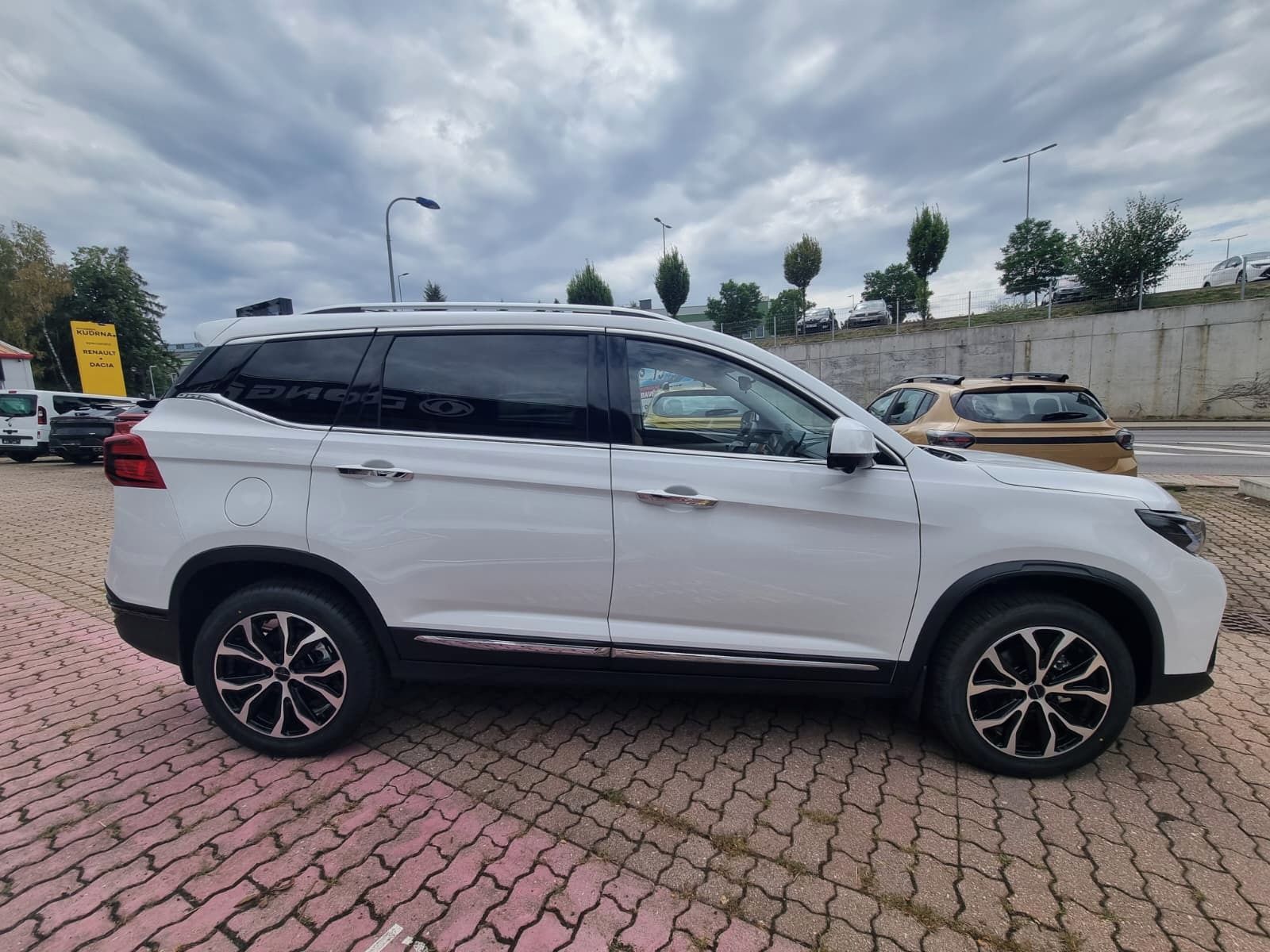 Dongfeng T5, FORTHING T5 Exclusive - fotka 6