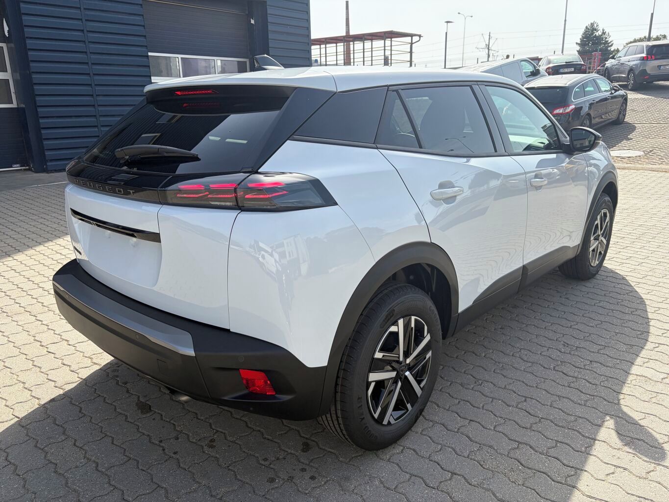 Peugeot 2008, BUSINESS PureTech 100 MAN6 - 6 - fotka 4