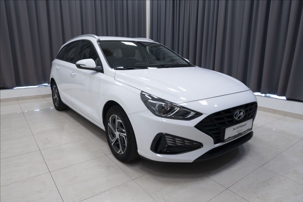 Hyundai i30, 1,5 CVVT KAMERA 1. MAJITEL ČR - fotka 3