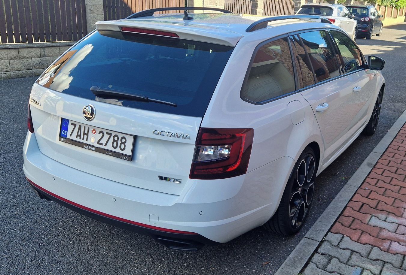 Škoda Octavia, 2.0 TSI DSG RS Combi - fotka 5