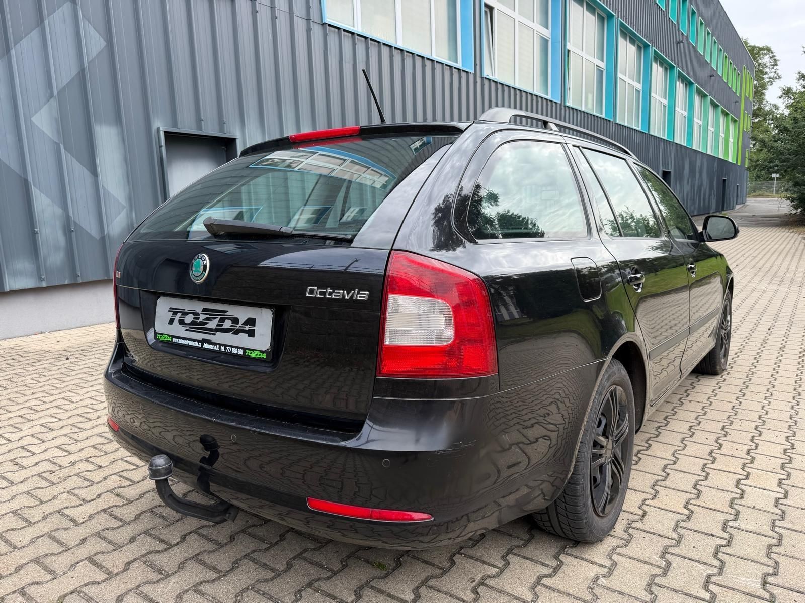 Škoda Octavia, 1,6 TDI Ambiente Combi - fotka 5