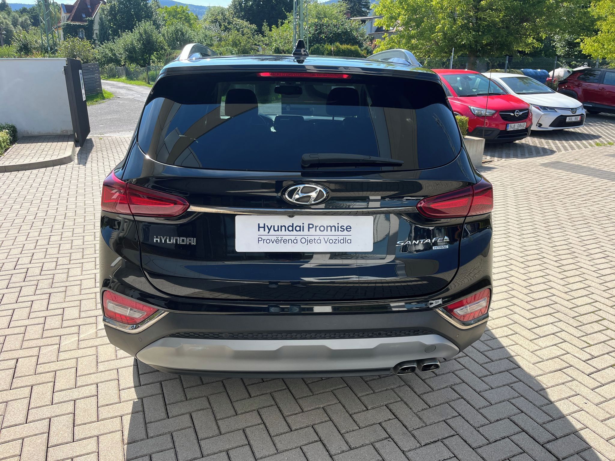 Hyundai Santa Fe, 2.2 CRDi 4x4 8DCT Luxury 7míst - fotka 5