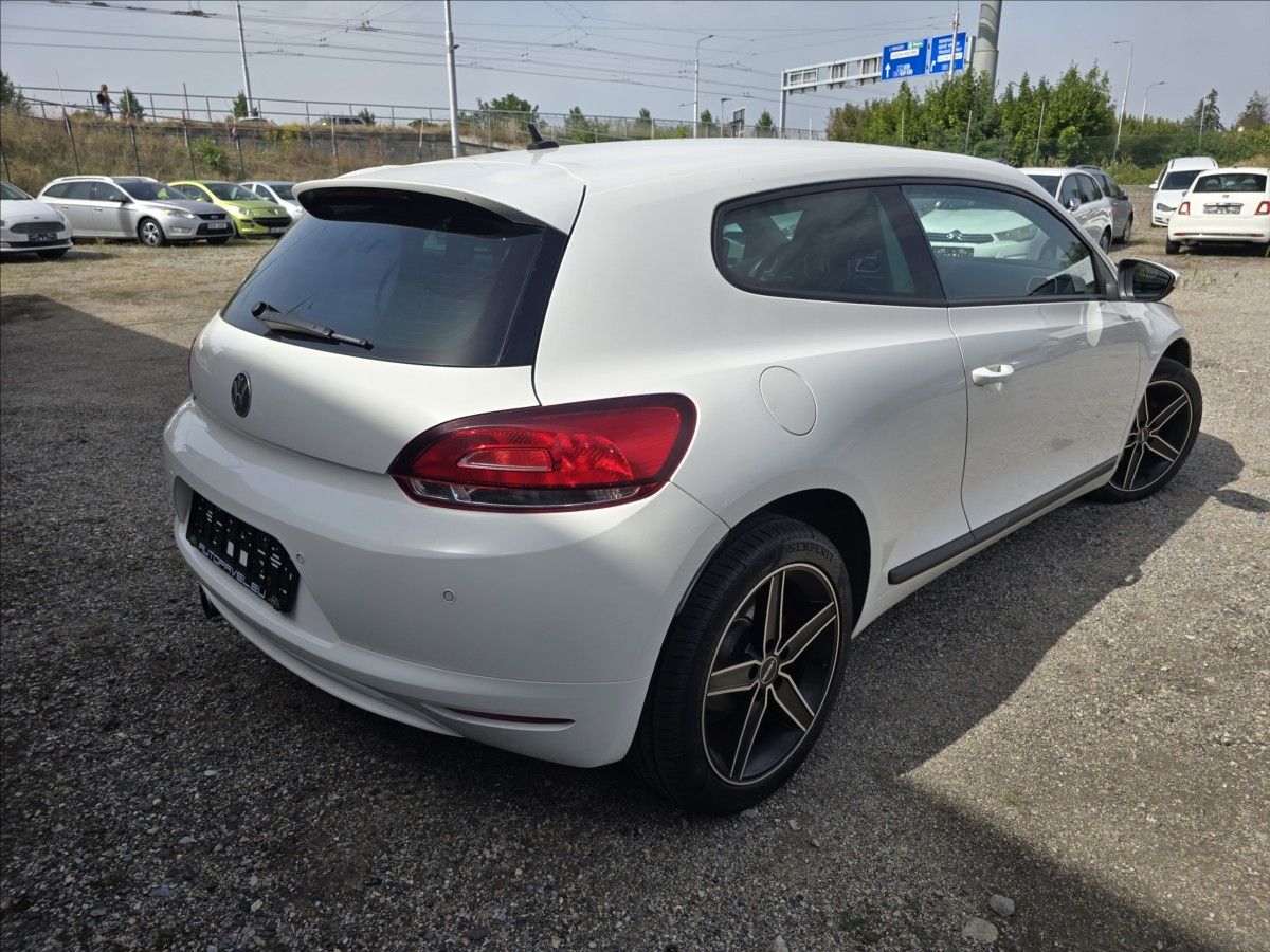 Volkswagen Scirocco, 1,4 TSi R-line   90KW - fotka 6
