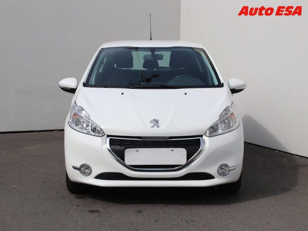 Peugeot 208, 1.2 i,1.maj,ČR,Active - fotka 2