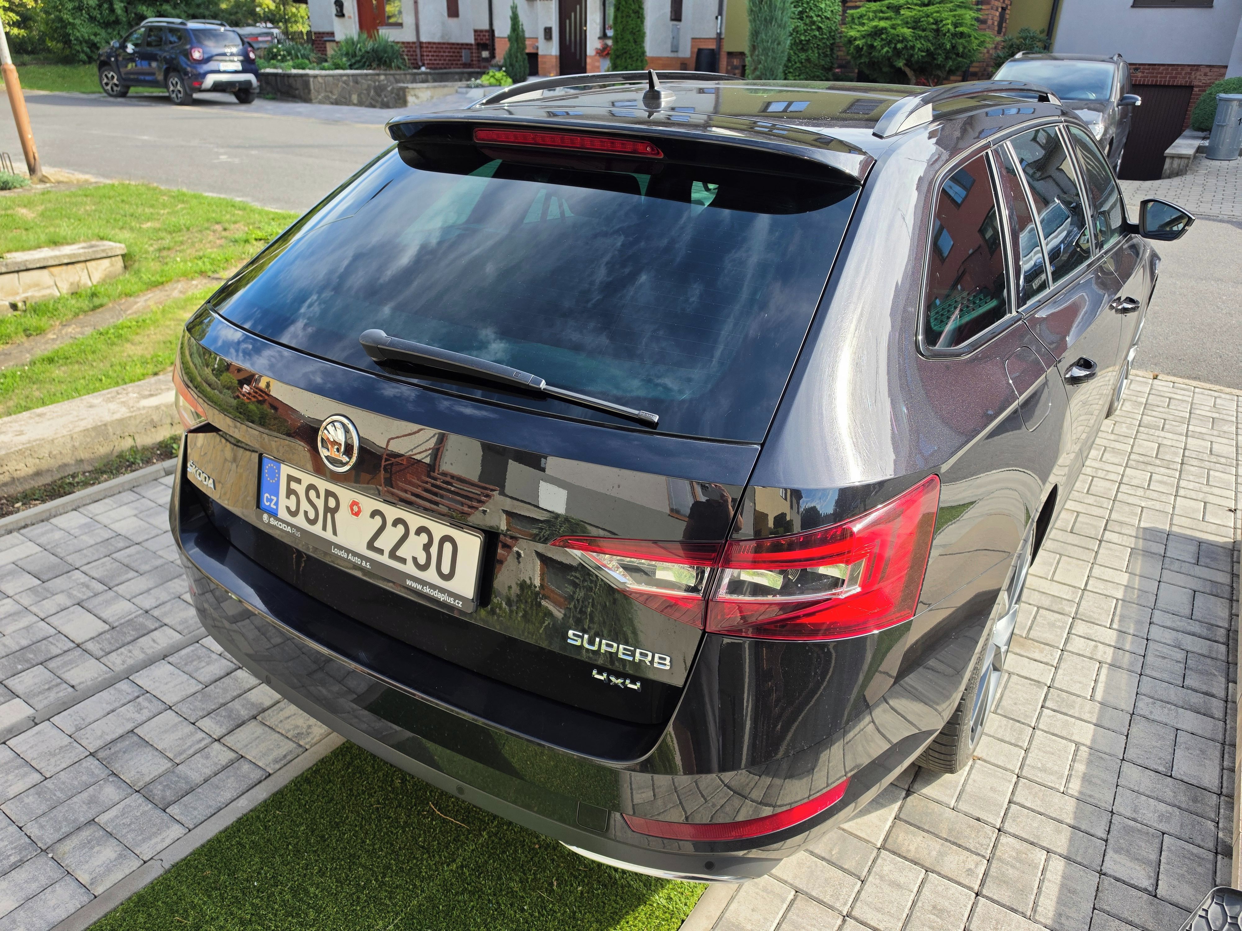 Škoda Superb, SportLine 2.0 TDI 140kW 4x4 - fotka 4
