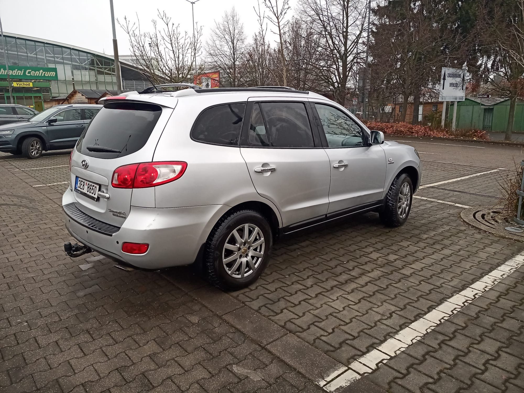 Hyundai Santa Fe, 2,2 crdi, servisováno - fotka 3
