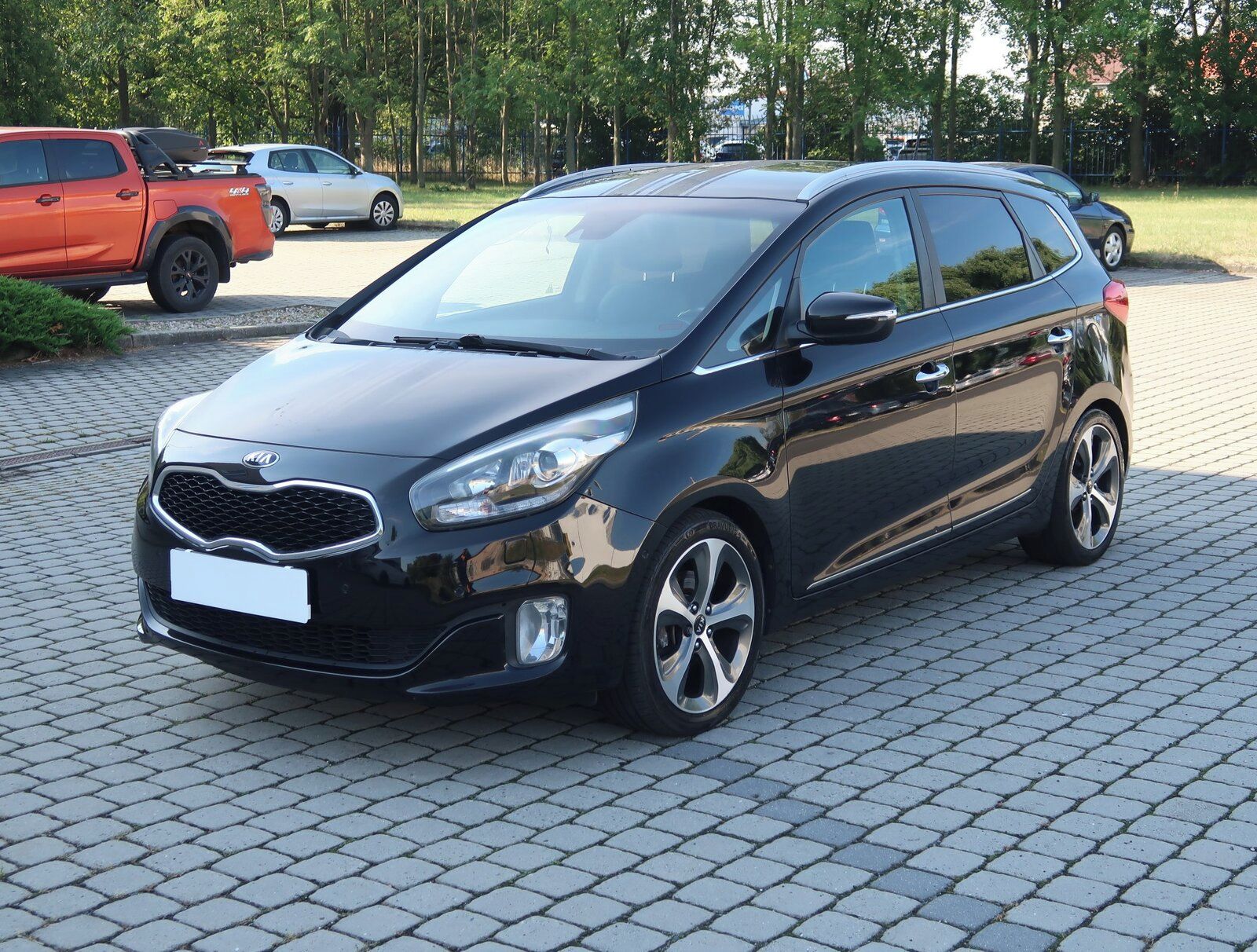 Kia Carens, 1.7 CRDi, 7 míst, Navi - fotka 2