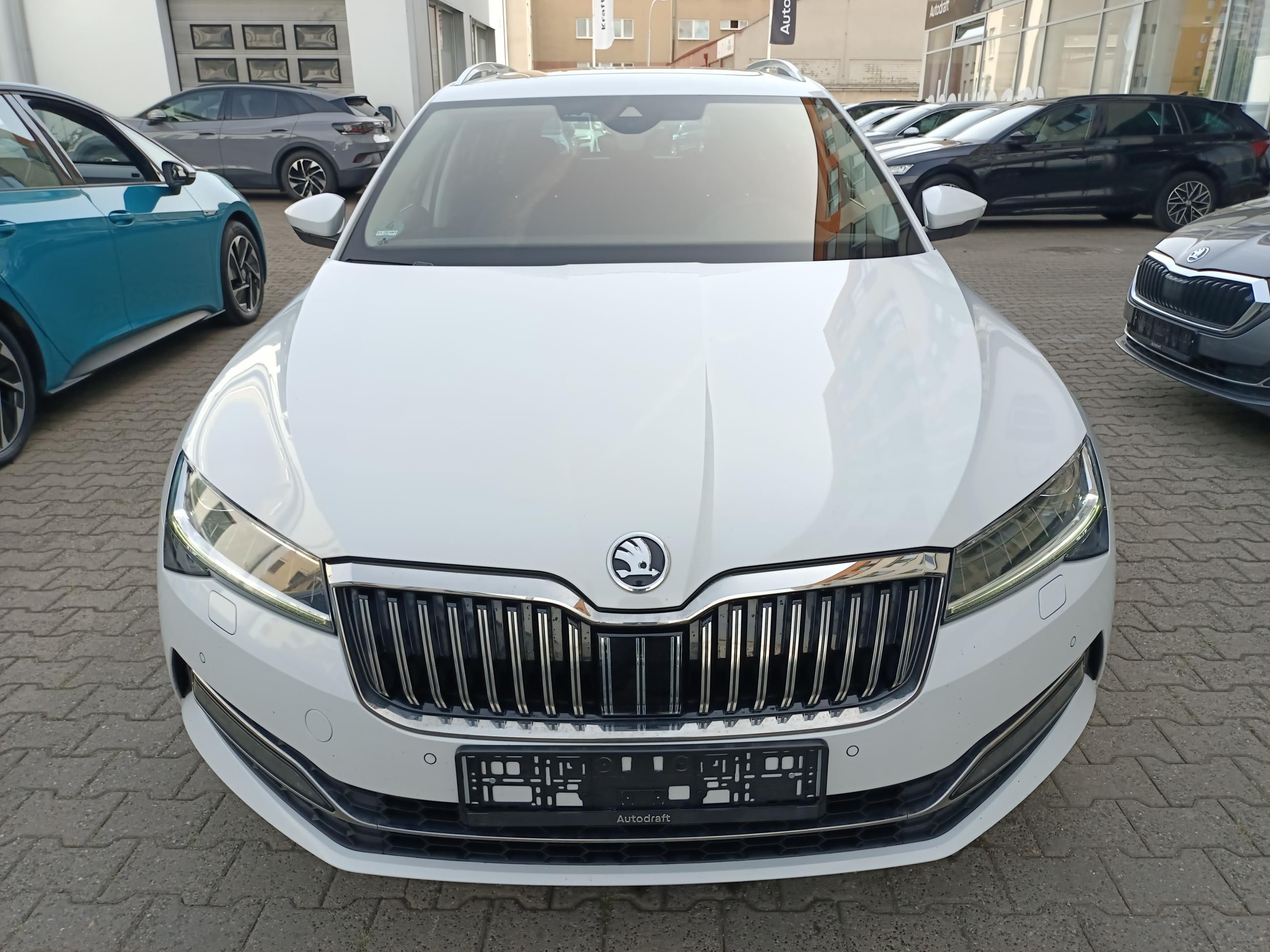 Škoda Superb, 2.0 TDI 110kW DSG Style - fotka 2