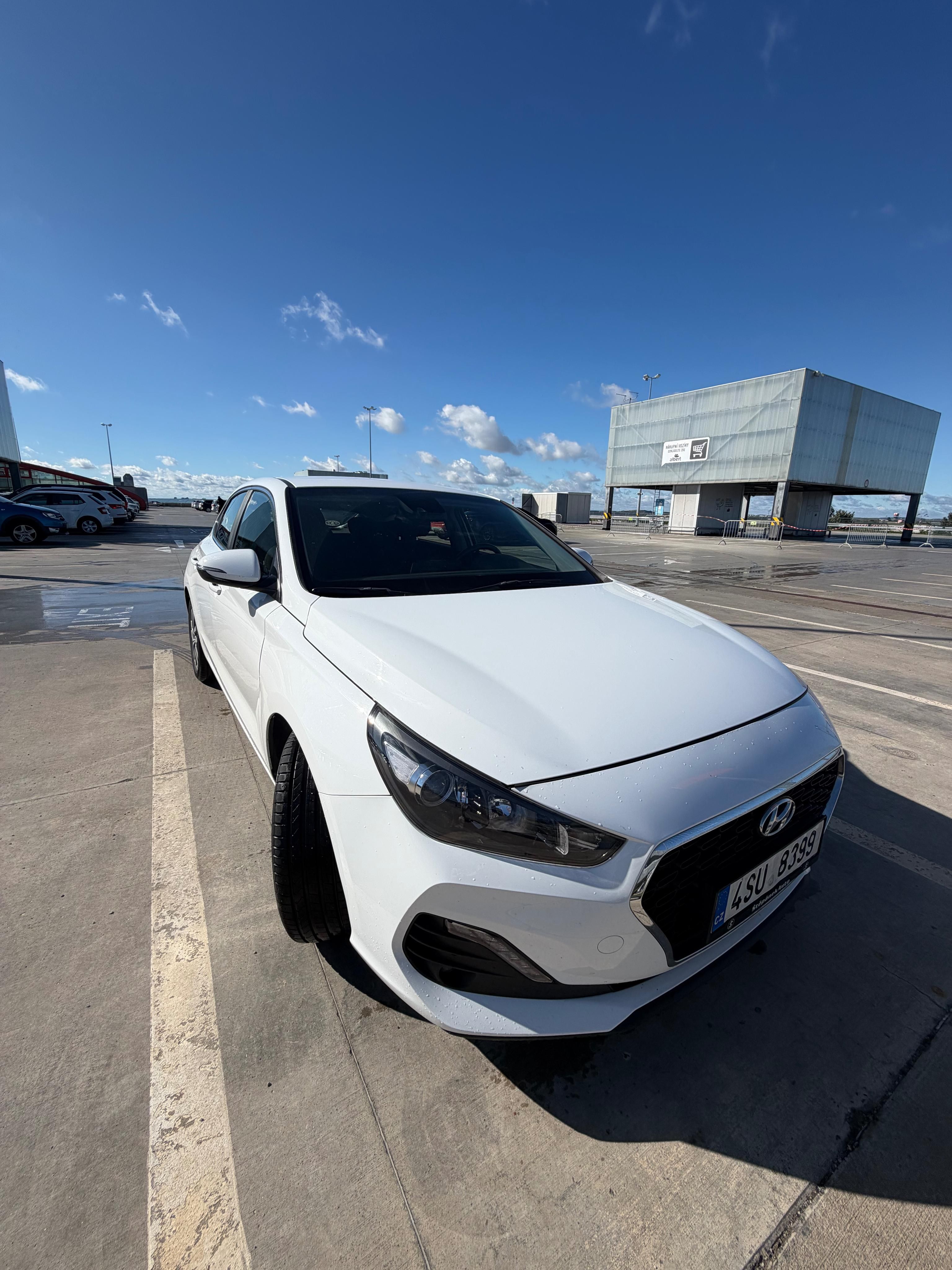 Hyundai i30, Hyundai i30 fastback 1.0 T-GDI - fotka 2