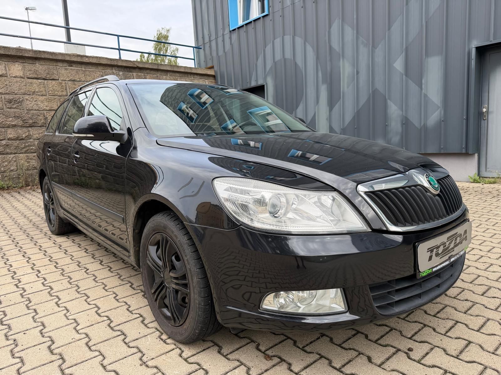 Škoda Octavia, 1,6 TDI Ambiente Combi - fotka 6