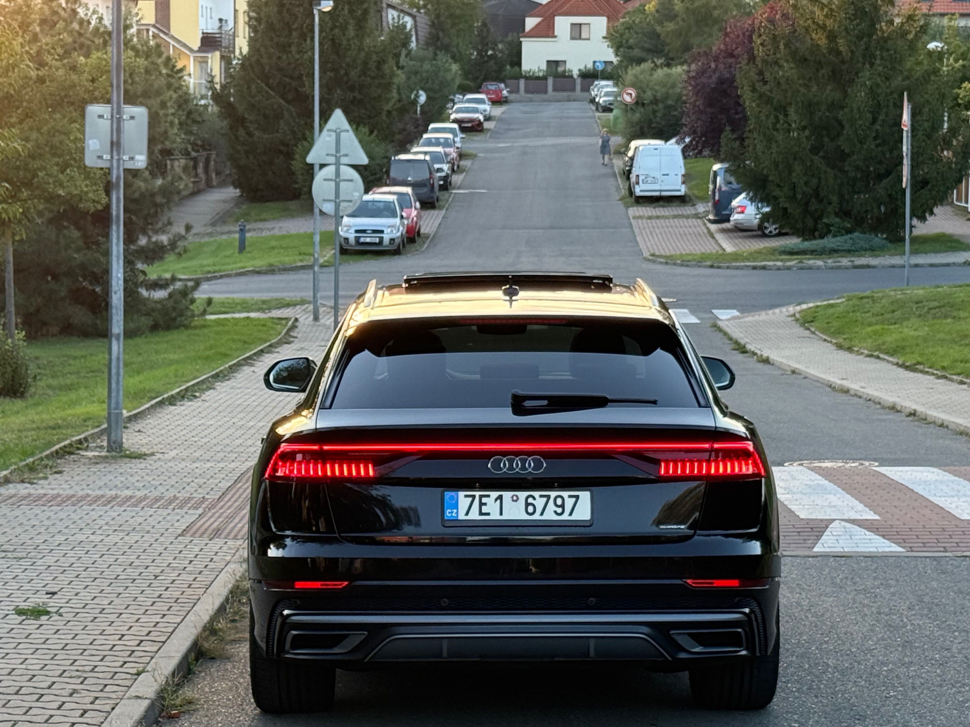 Audi Q8, 50 tdi S-line bohatá výbava - fotka 4