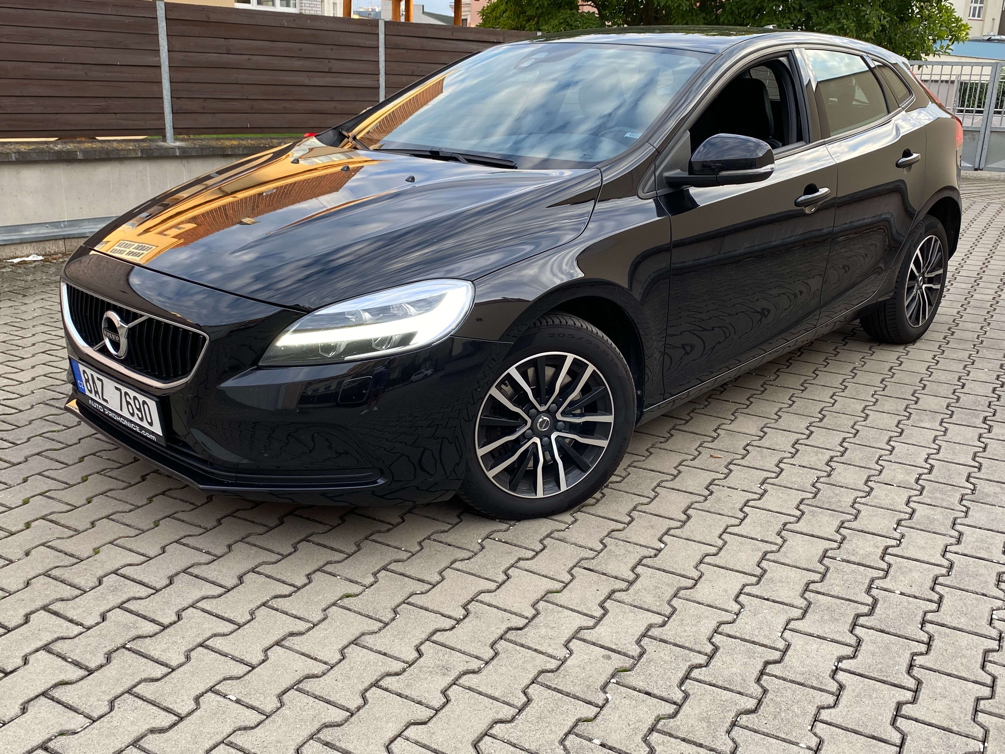 Volvo V40, Automat-Najezd pouze 87tis. - fotka 3