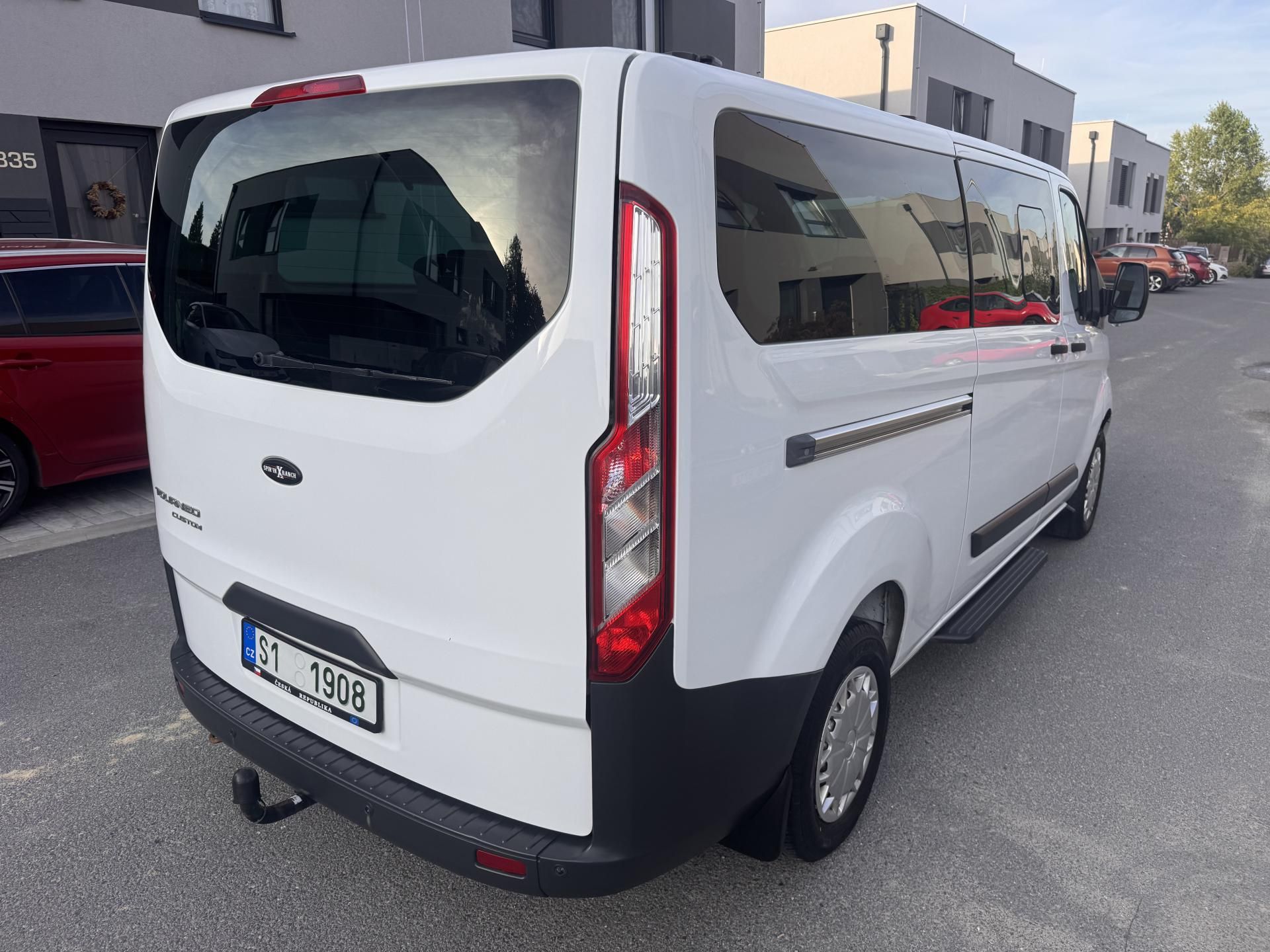 Ford Tourneo Custom, 2.2TDCI 92KW L2 9.MÍST - fotka 5