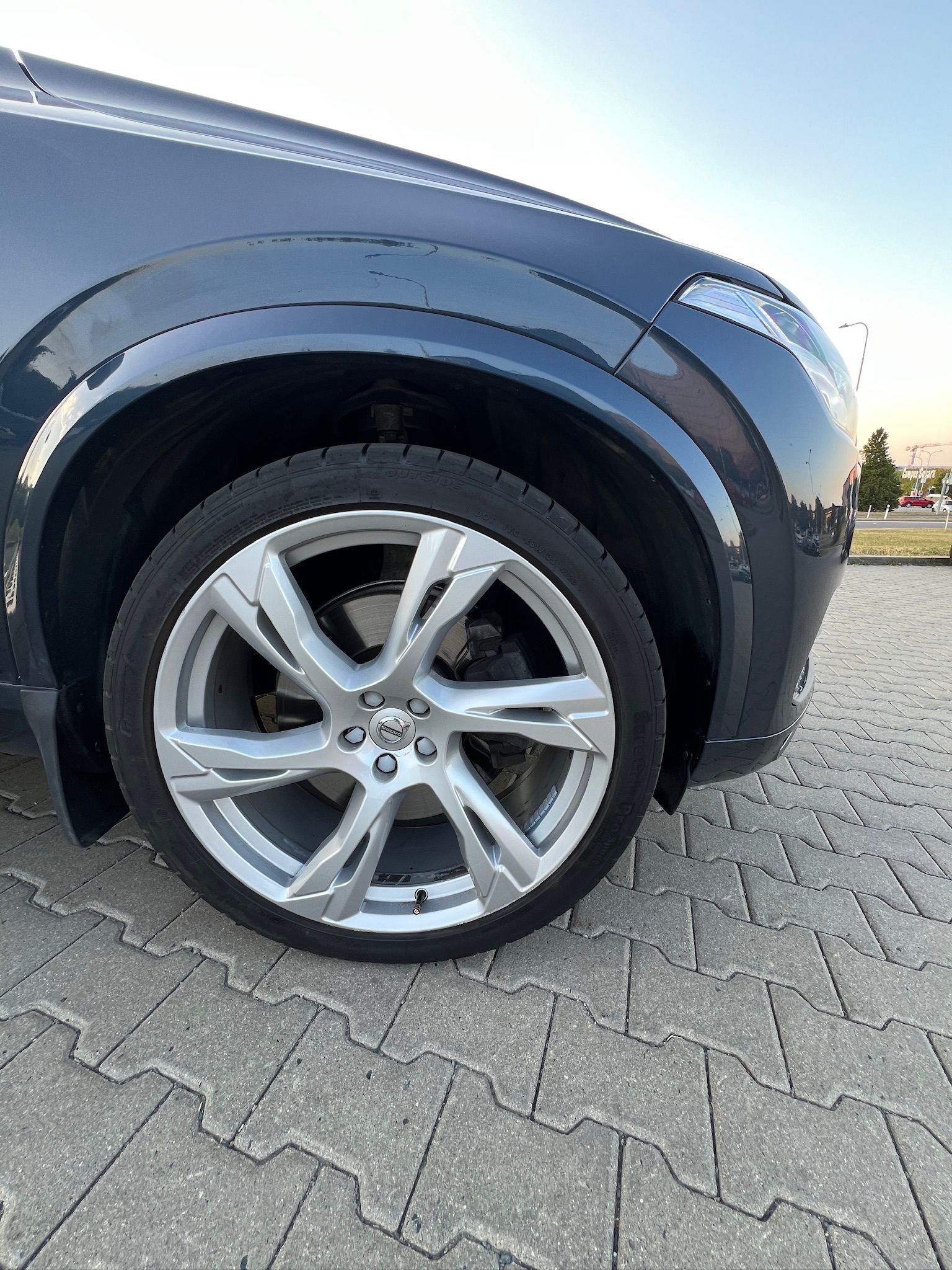 Volvo XC90, T8/B&W/Nappa/vzduch/360/HUD/21 - fotka 3