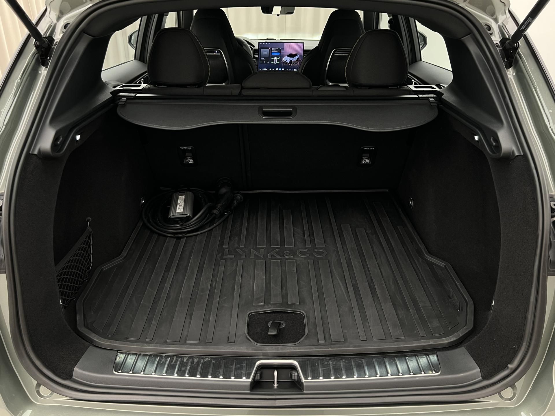 Lynk & Co 01, CORE PHEV AUT CZ 1.maj - fotka 5